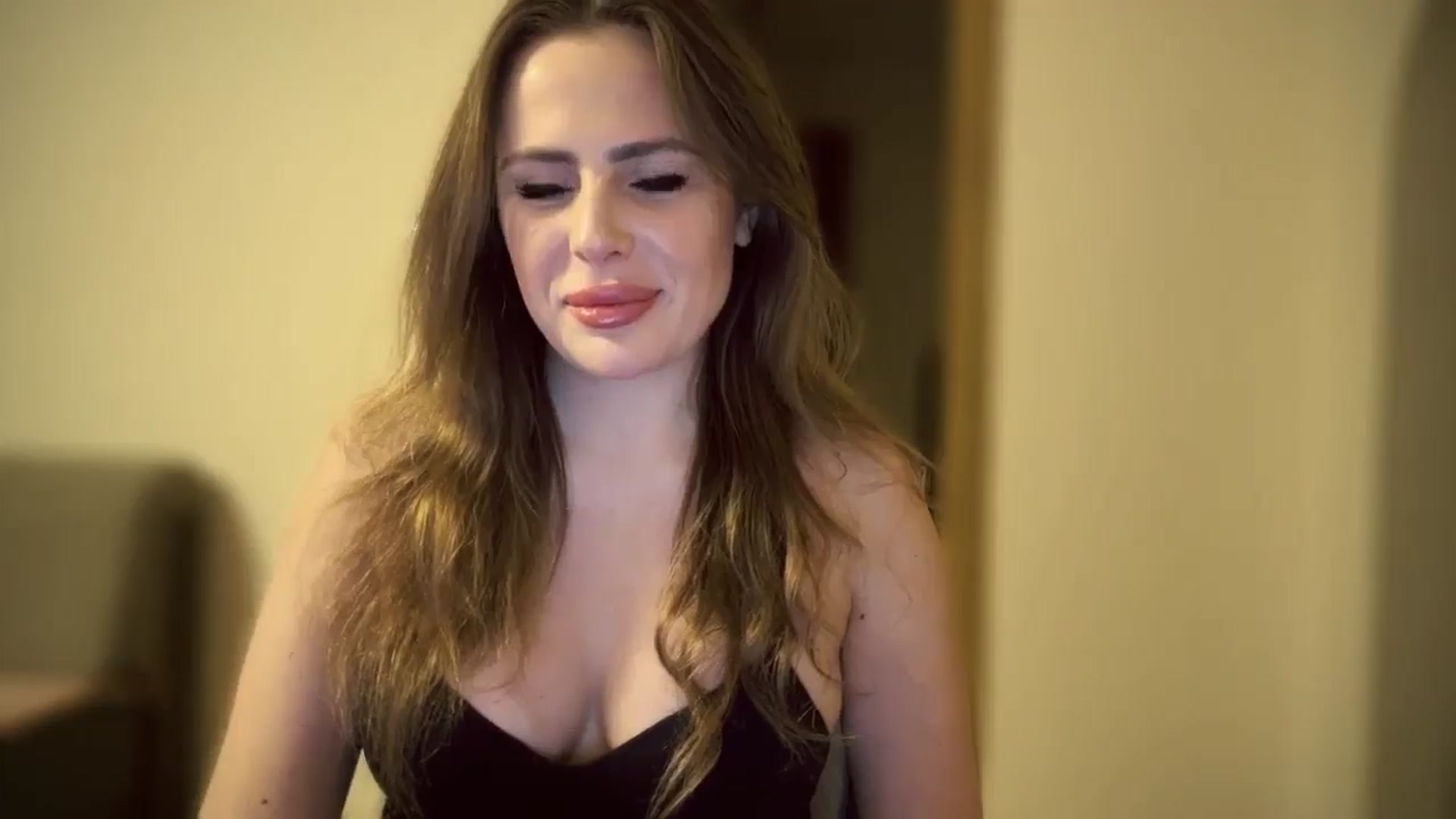 Gallery image thumbnail from BeepBoob777's myfreecams stream on, 01/22/2025, 24:04 image 16 of 20