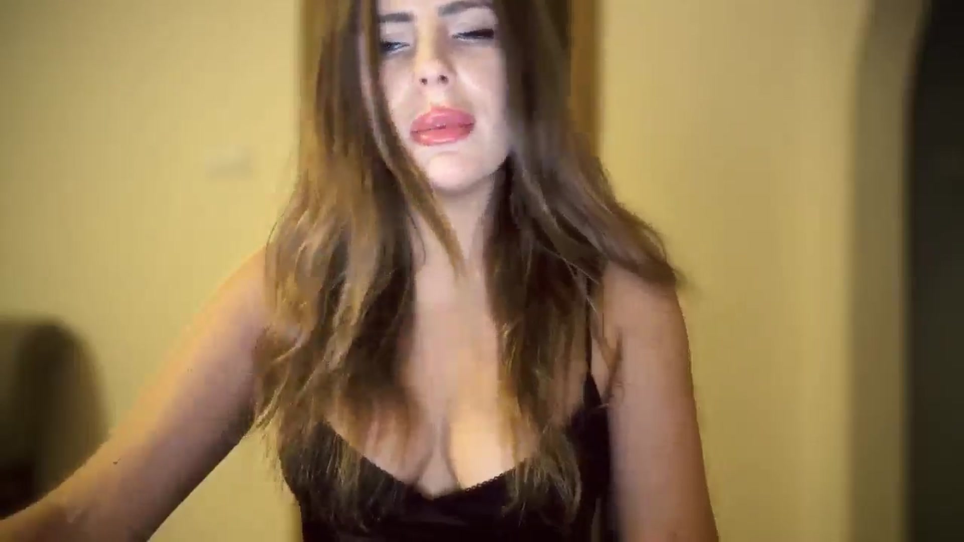 Gallery image thumbnail from BeepBoob777's myfreecams stream on, 08/17/2025, 24:00 image 16 of 20