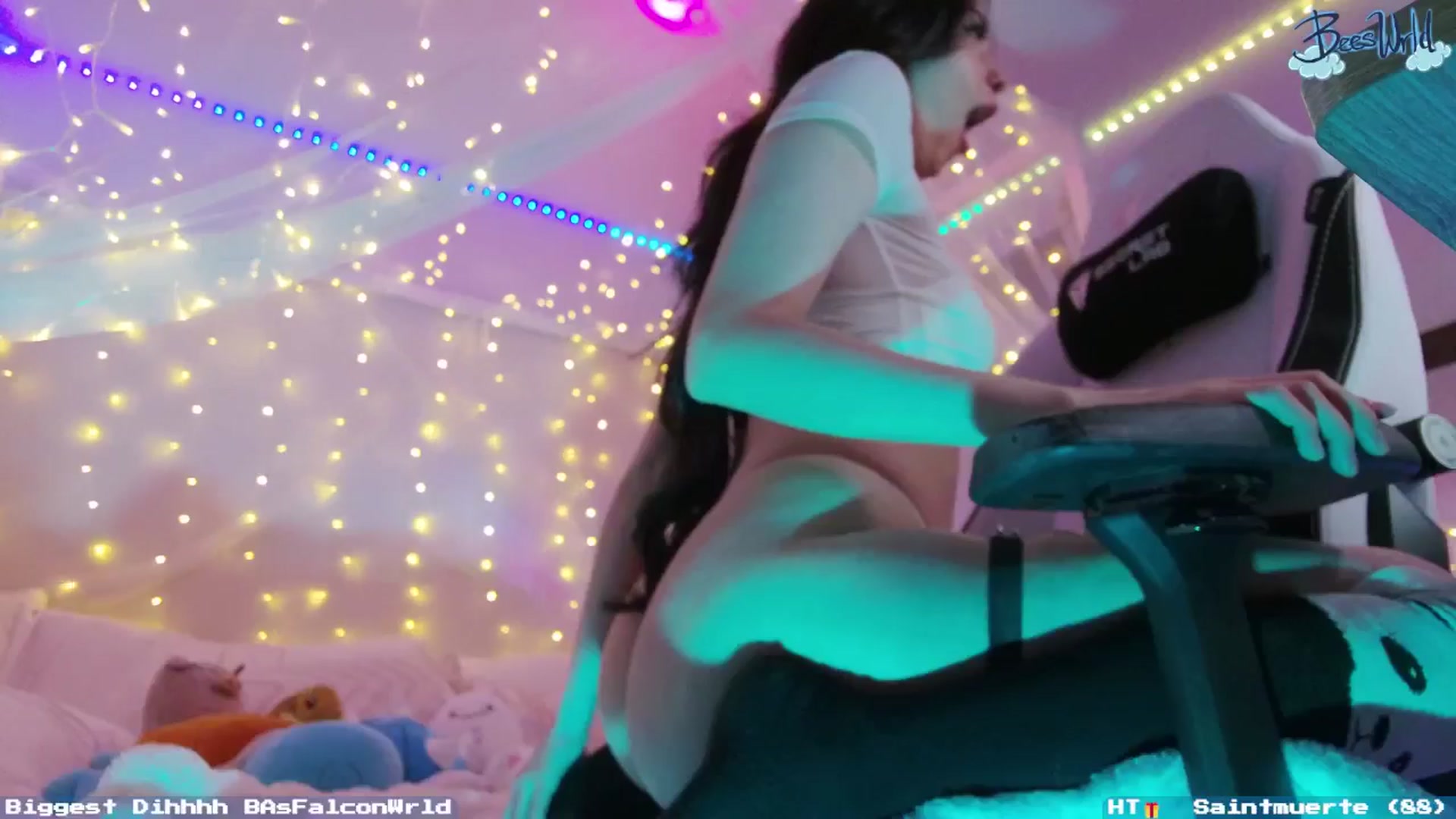 Gallery image thumbnail from Beeswrld's myfreecams stream on, 03/22/2026, 23:58 image 13 of 20