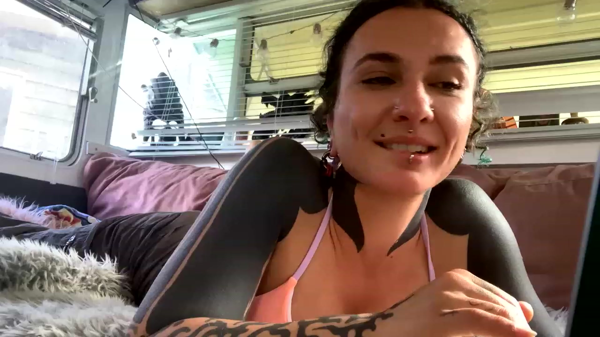 Gallery image thumbnail from Belen_O's myfreecams stream on, 11/17/2022, 06:31 image 16 of 20