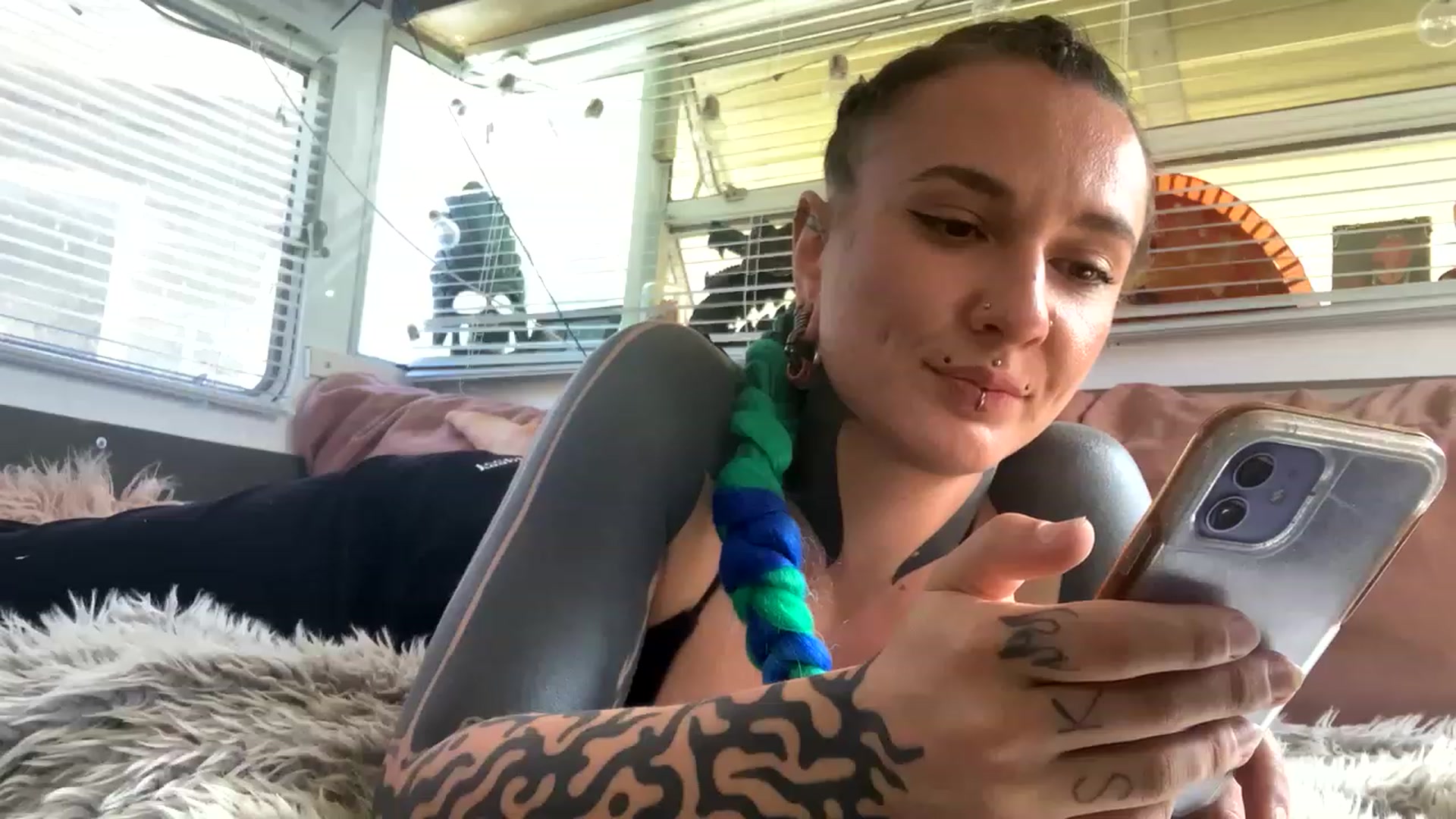 Gallery image thumbnail from Belen_O's myfreecams stream on, 11/18/2022, 06:59 image 2 of 20