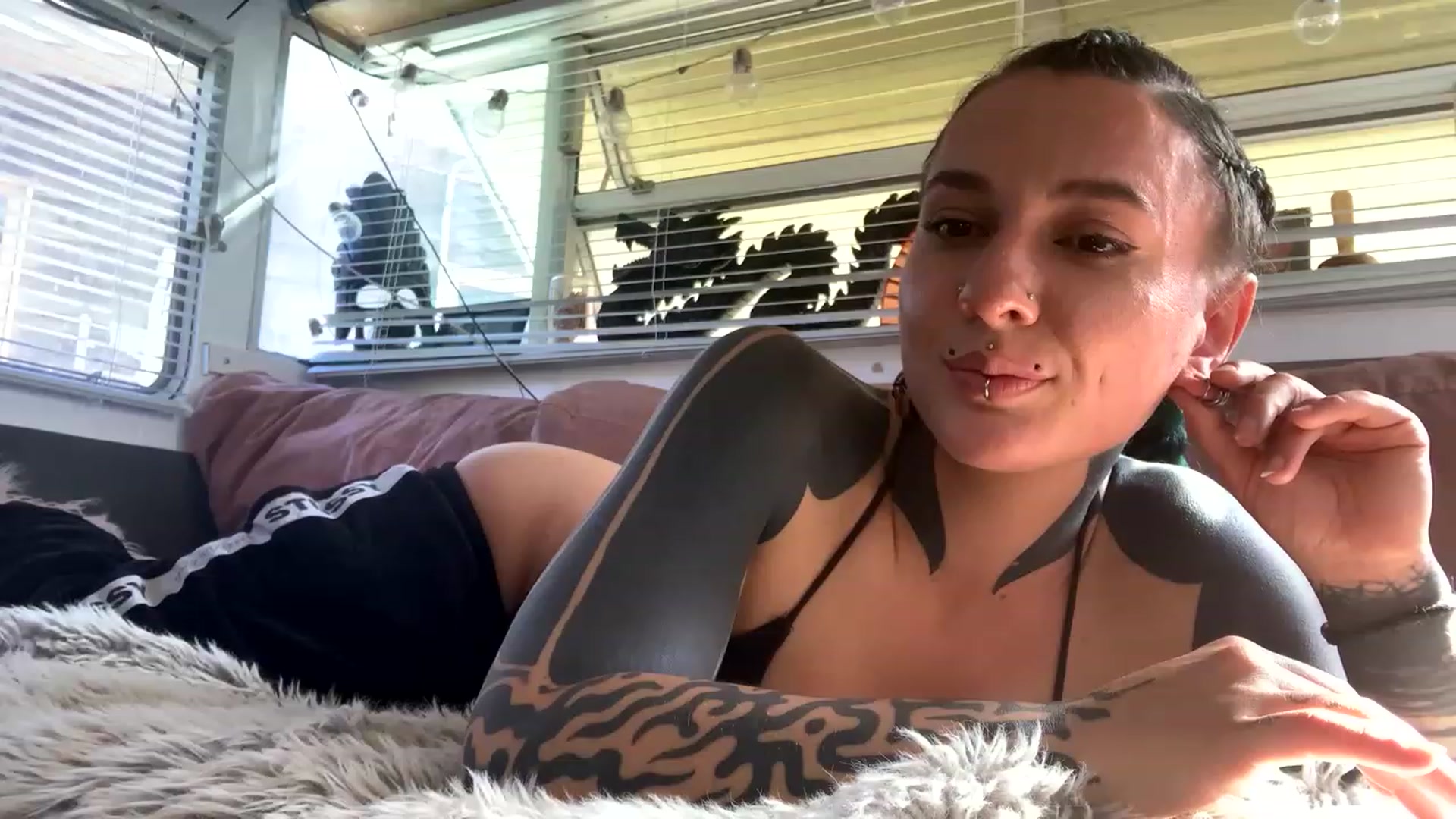 Gallery image thumbnail from Belen_O's myfreecams stream on, 11/18/2022, 06:59 image 9 of 20