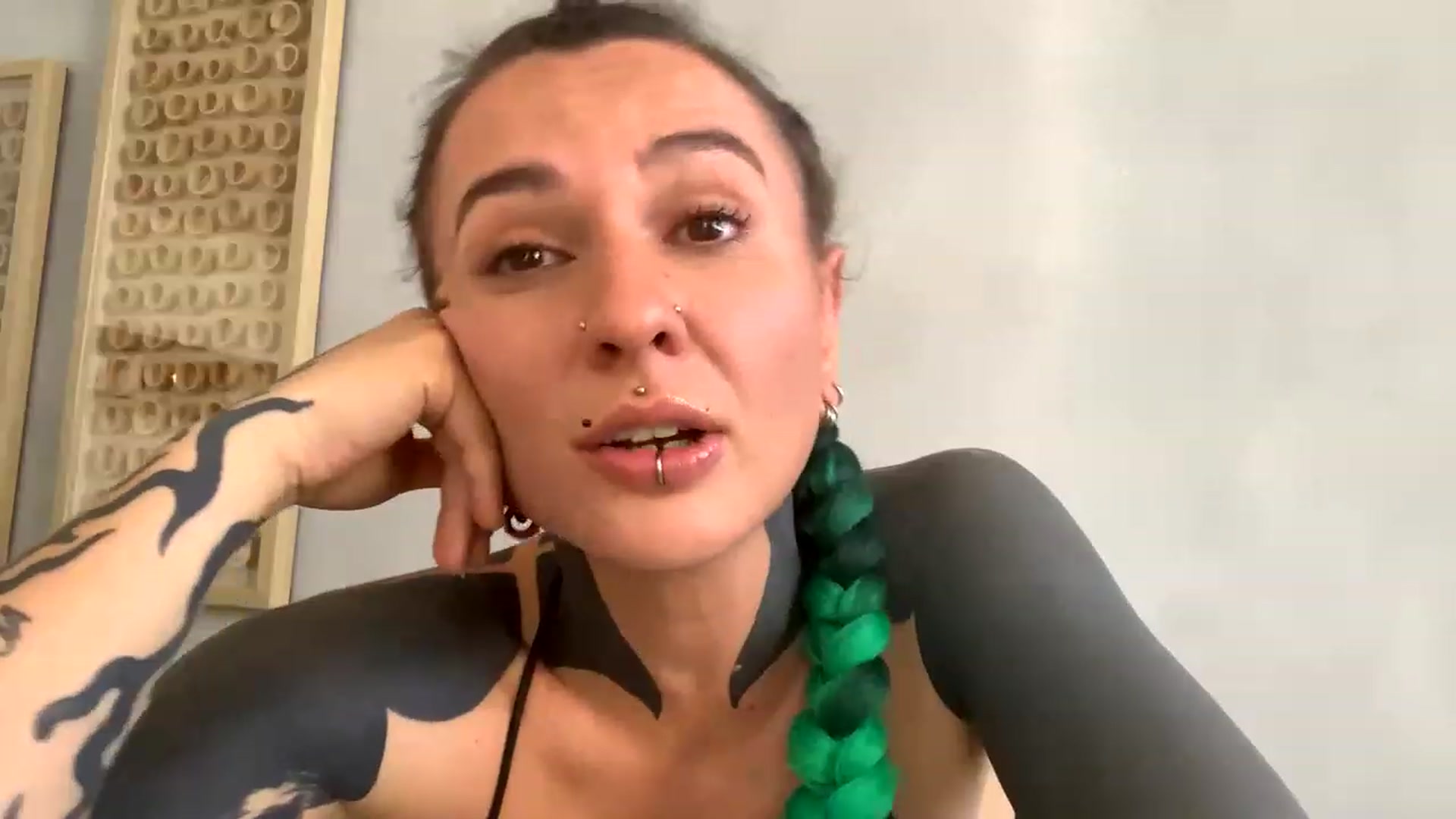 Gallery image thumbnail from Belen_O's myfreecams stream on, 11/21/2022, 05:37 image 11 of 20