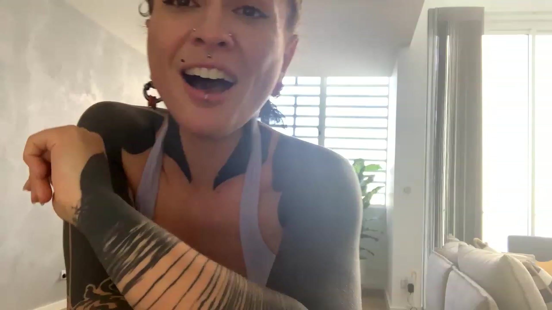 Gallery image thumbnail from Belen_O's myfreecams stream on, 11/22/2022, 05:54 image 20 of 20