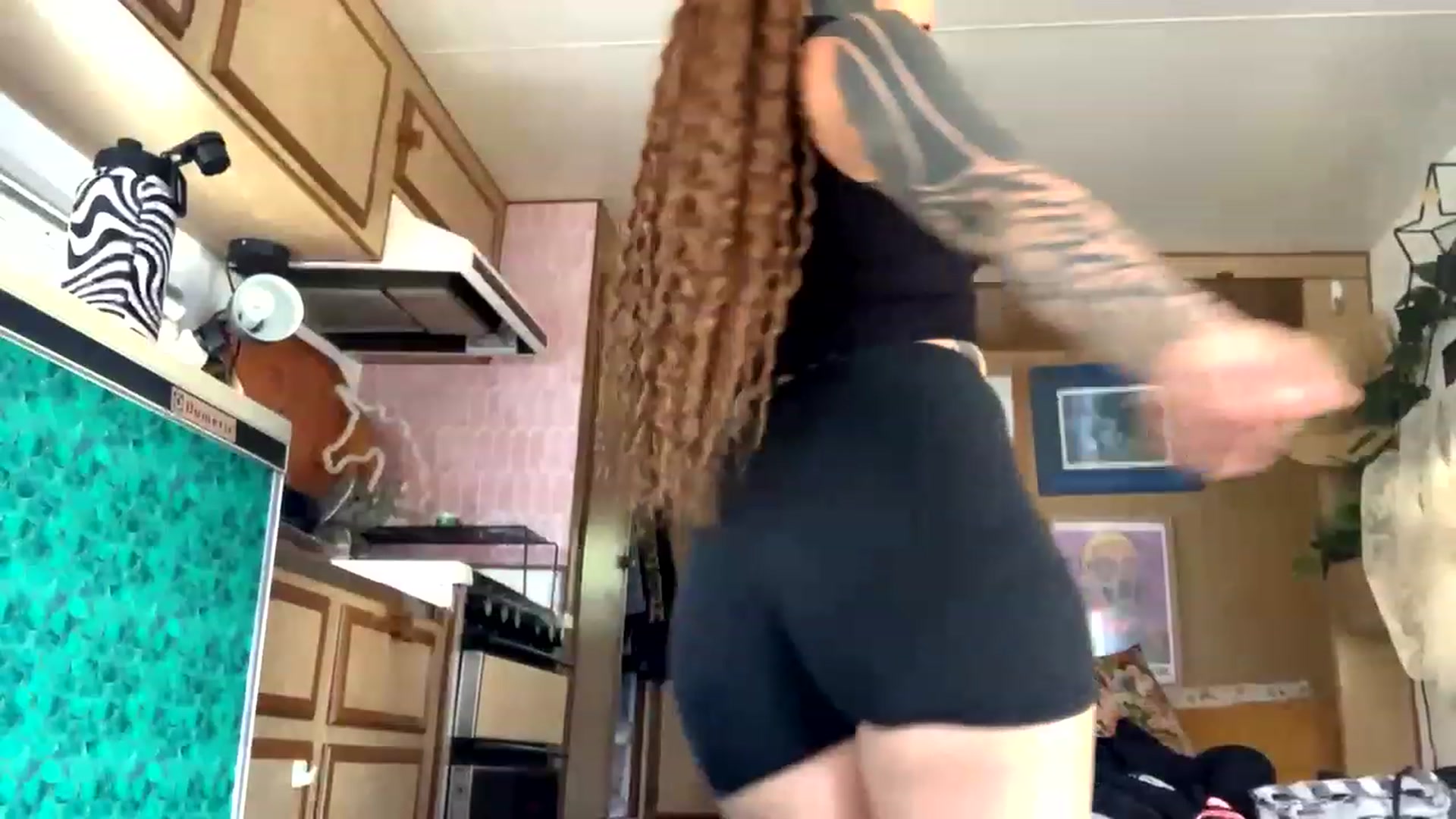 Gallery image thumbnail from Belen_O's myfreecams stream on, 12/01/2022, 03:19 image 4 of 20