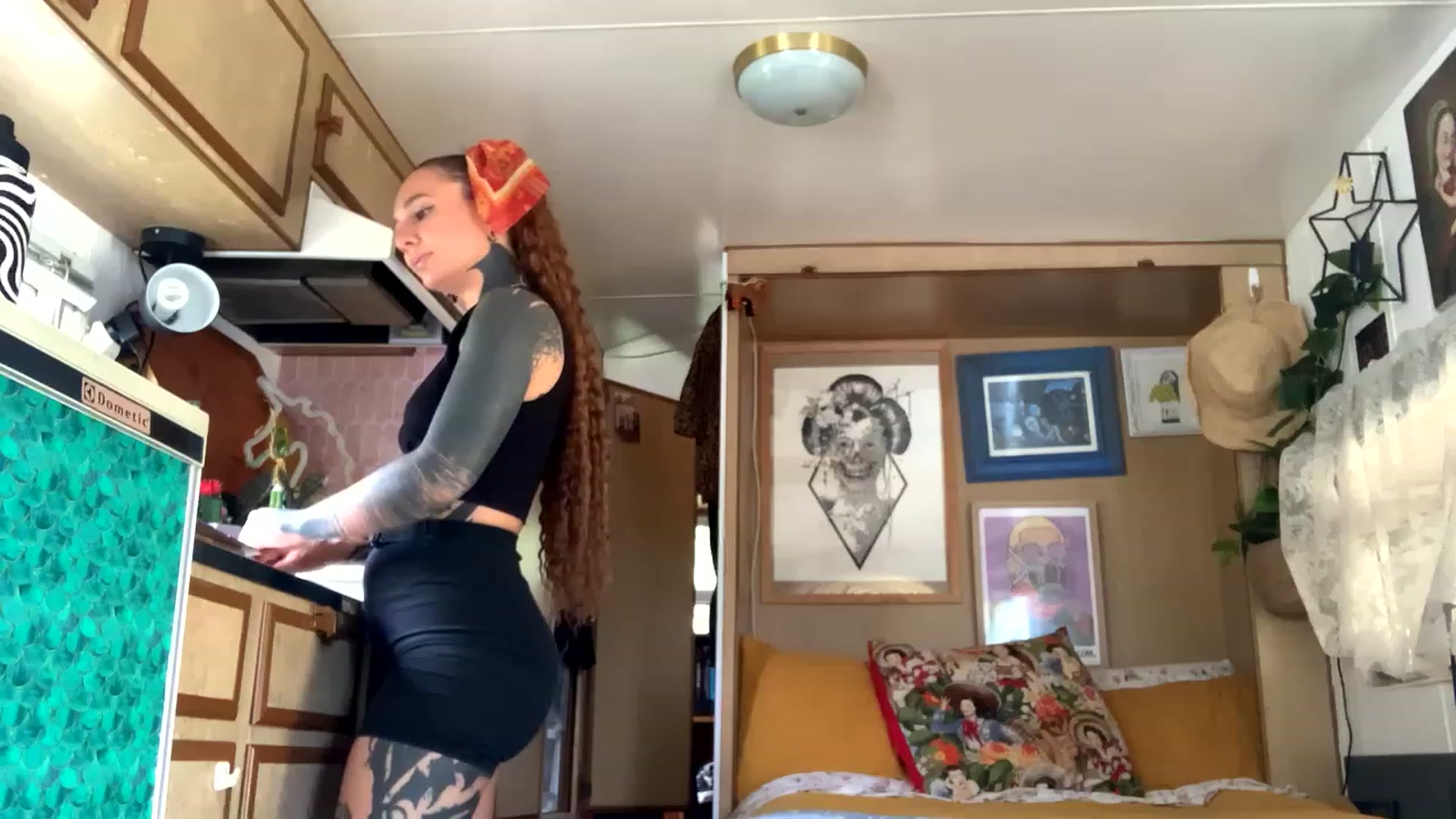Gallery image thumbnail from Belen_O's myfreecams stream on, 12/01/2022, 03:19 image 14 of 20