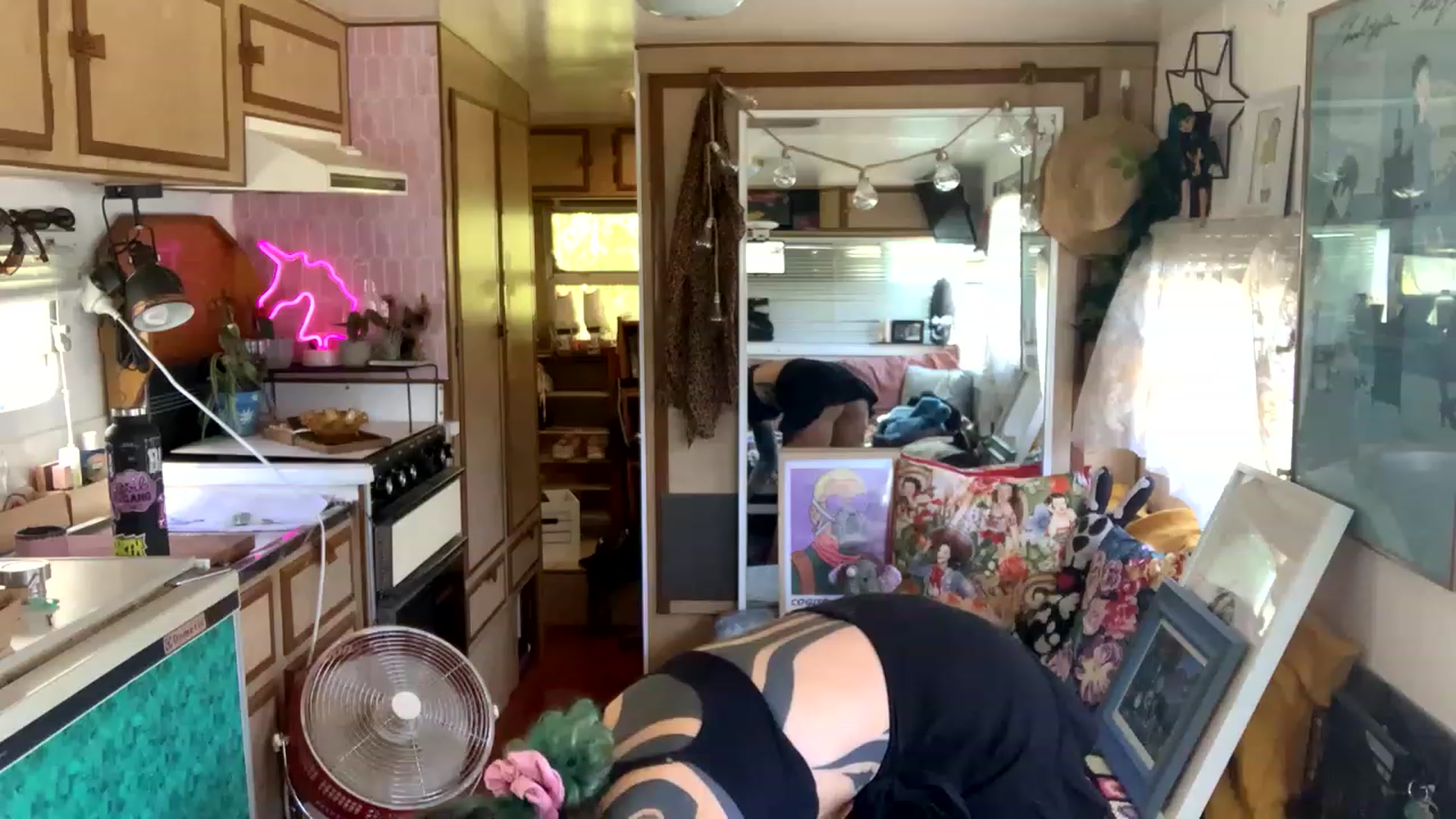 Gallery image thumbnail from Belen_O's myfreecams stream on, 12/19/2022, 05:37 image 16 of 20