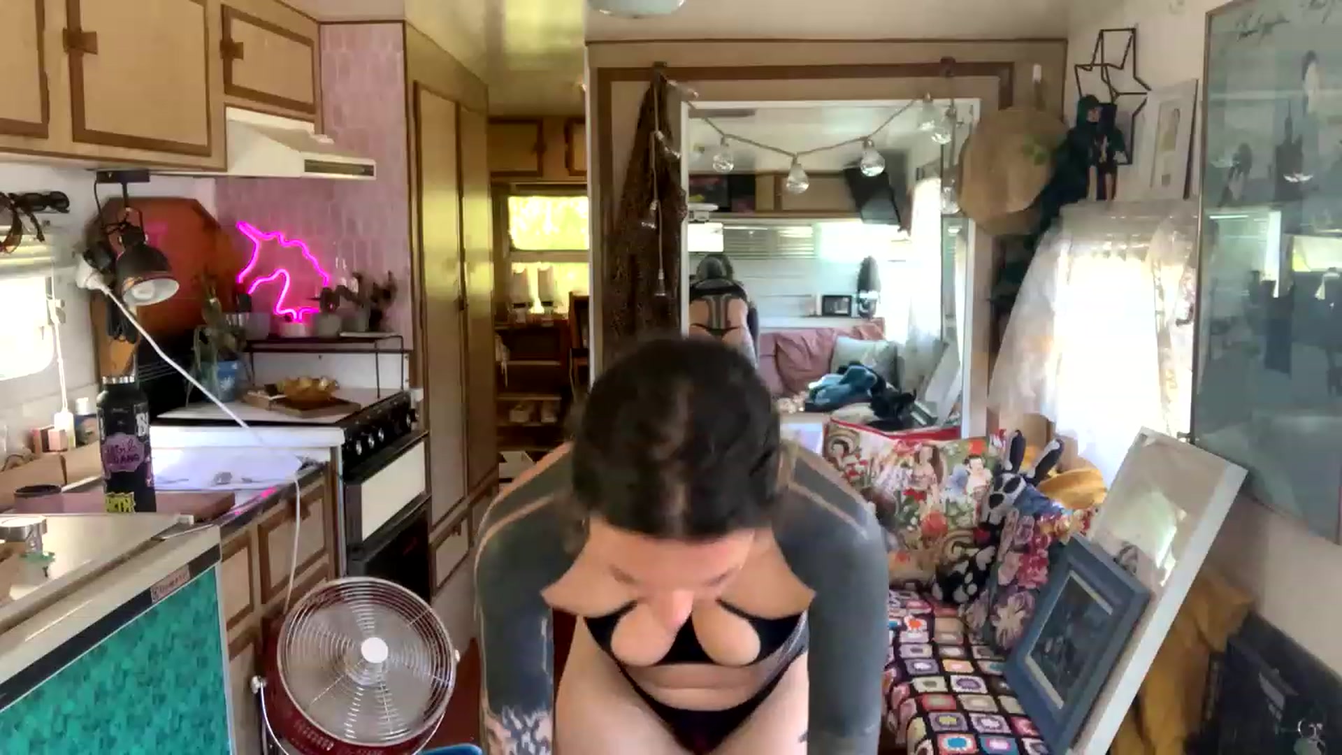Gallery image thumbnail from Belen_O's myfreecams stream on, 12/19/2022, 05:37 image 18 of 20