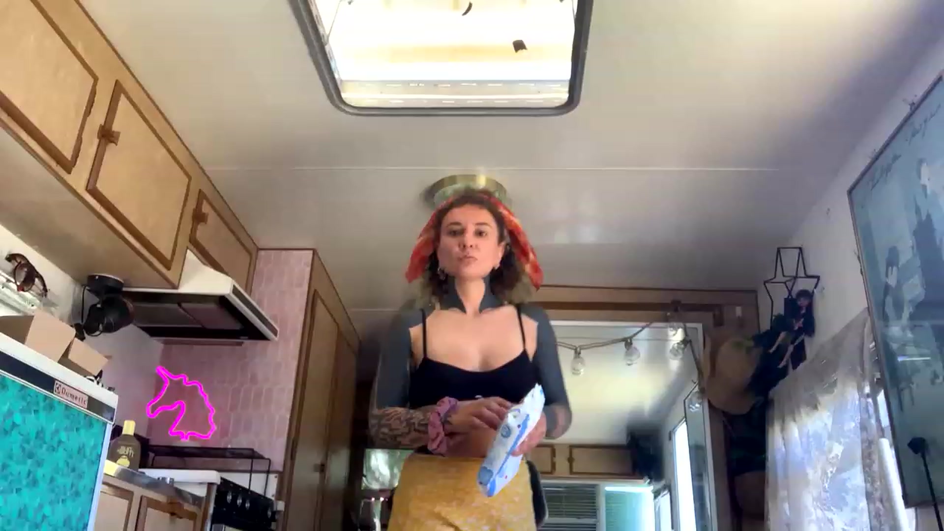 Gallery image thumbnail from Belen_O's myfreecams stream on, 12/27/2022, 24:29 image 11 of 20