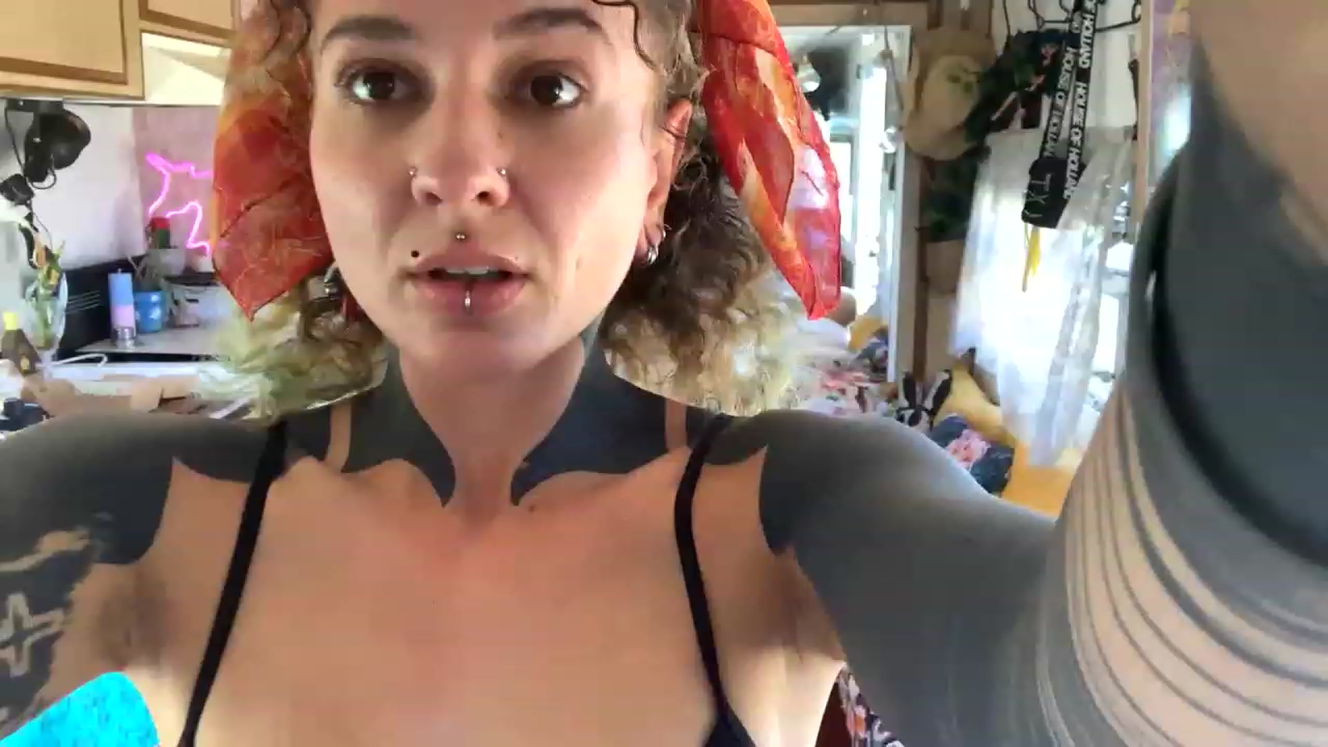 Gallery image thumbnail from Belen_O's myfreecams stream on, 12/27/2022, 24:29 image 20 of 20