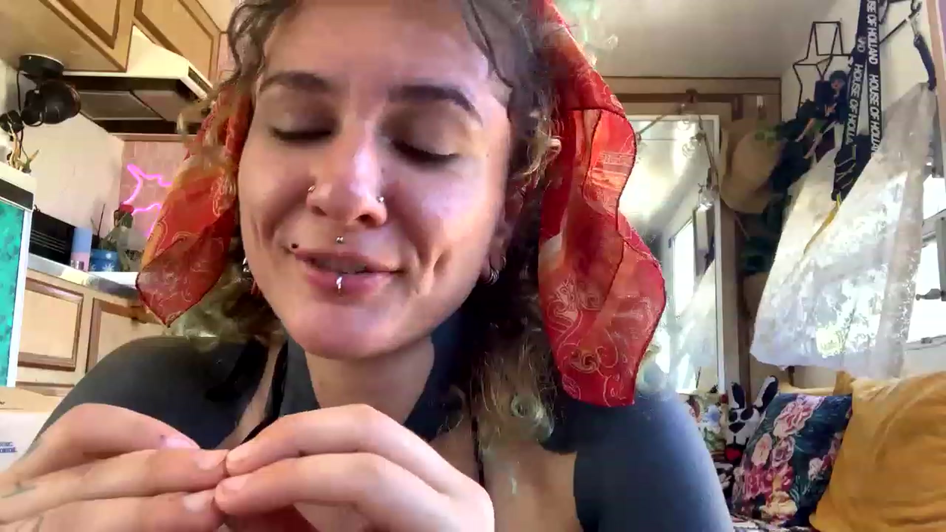Gallery image thumbnail from Belen_O's myfreecams stream on, 12/27/2022, 03:05 image 3 of 20