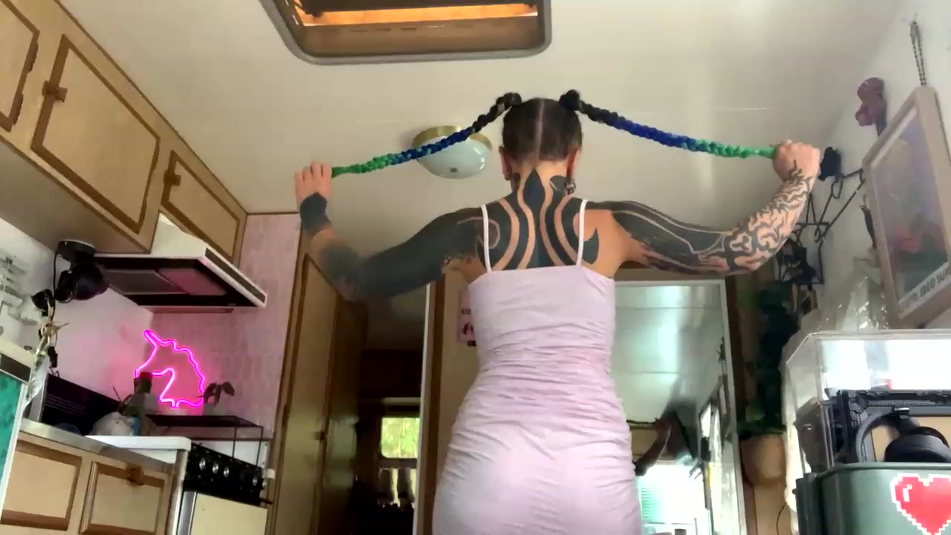 Gallery image thumbnail from Belen_O's myfreecams stream on, 12/29/2022, 07:32 image 5 of 20