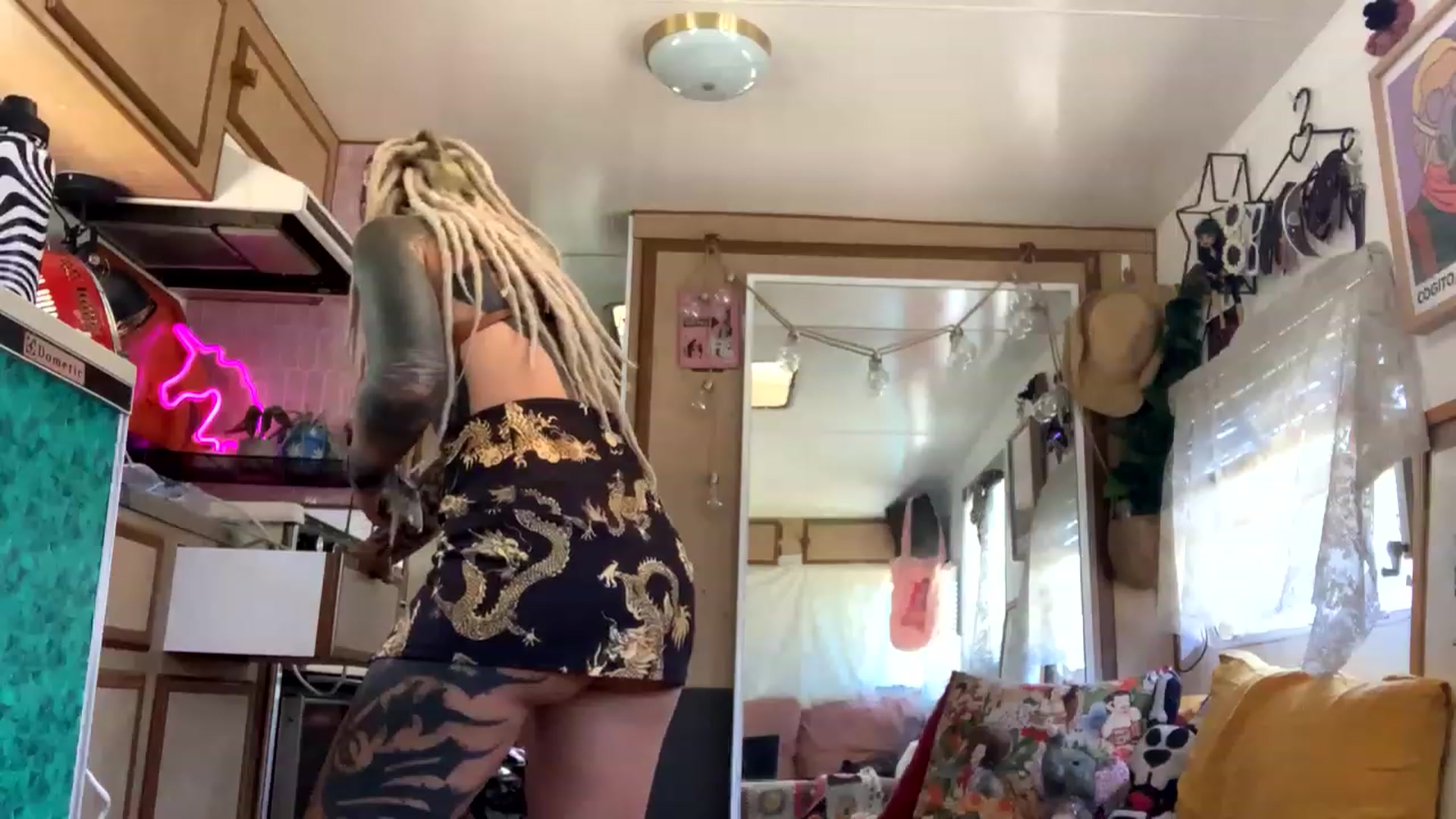 Gallery image thumbnail from Belen_O's myfreecams stream on, 01/11/2023, 24:01 image 9 of 20