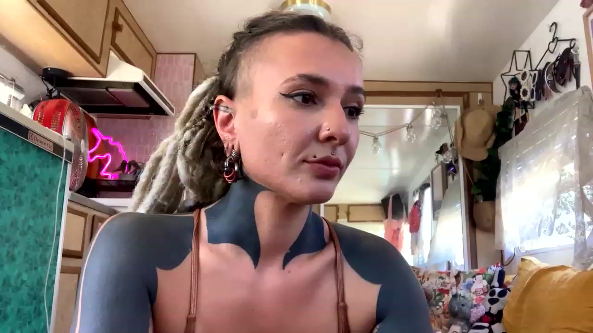 Gallery image thumbnail from Belen_O's myfreecams stream on, 01/11/2023, 02:15 image 8 of 20