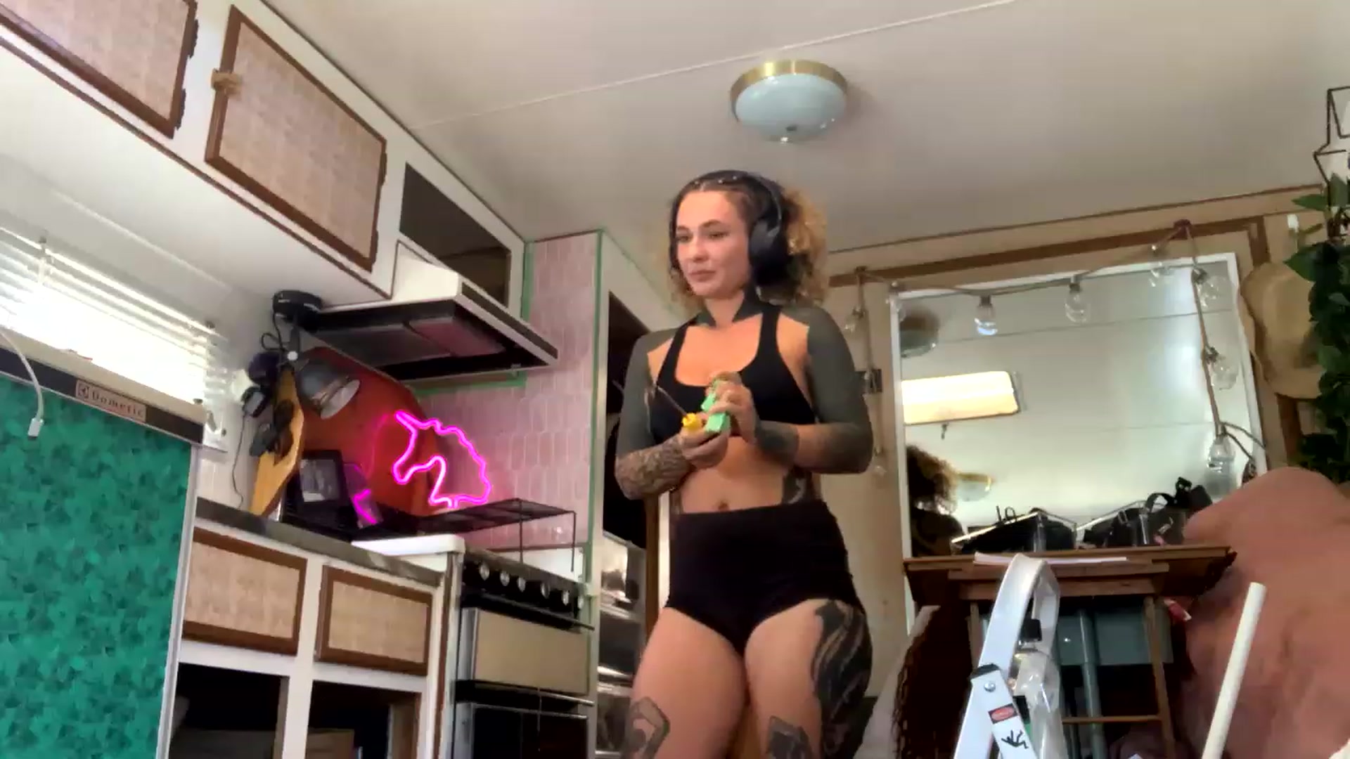 Gallery image thumbnail from Belen_O's myfreecams stream on, 02/21/2023, 01:13 image 20 of 20