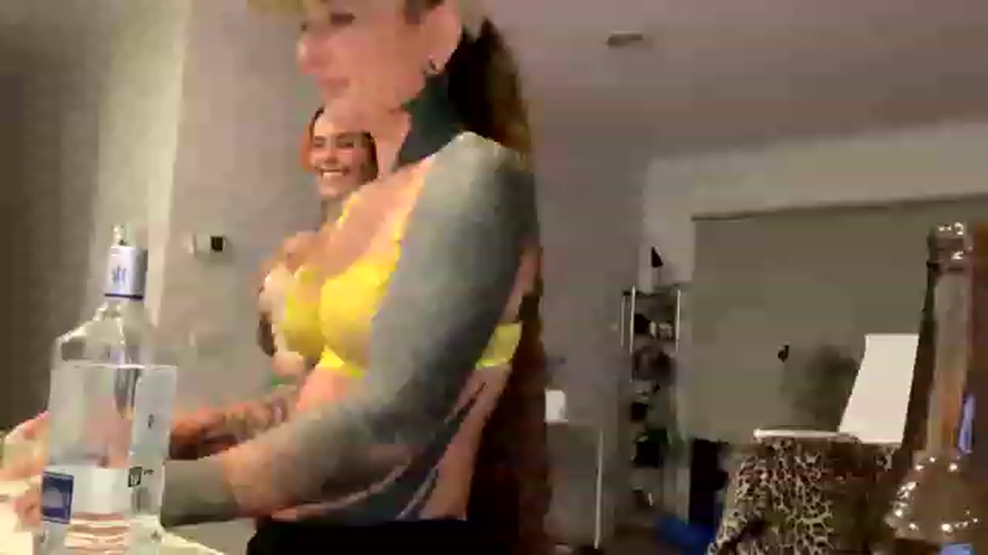 Gallery image thumbnail from Belen_O's myfreecams stream on, 03/03/2023, 09:31 image 9 of 20