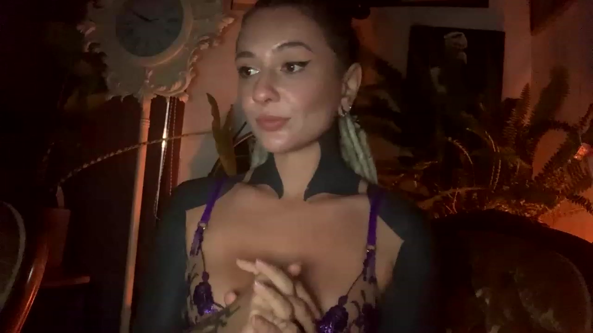 Gallery image thumbnail from Belen_O's myfreecams stream on, 03/10/2023, 09:17 image 15 of 20
