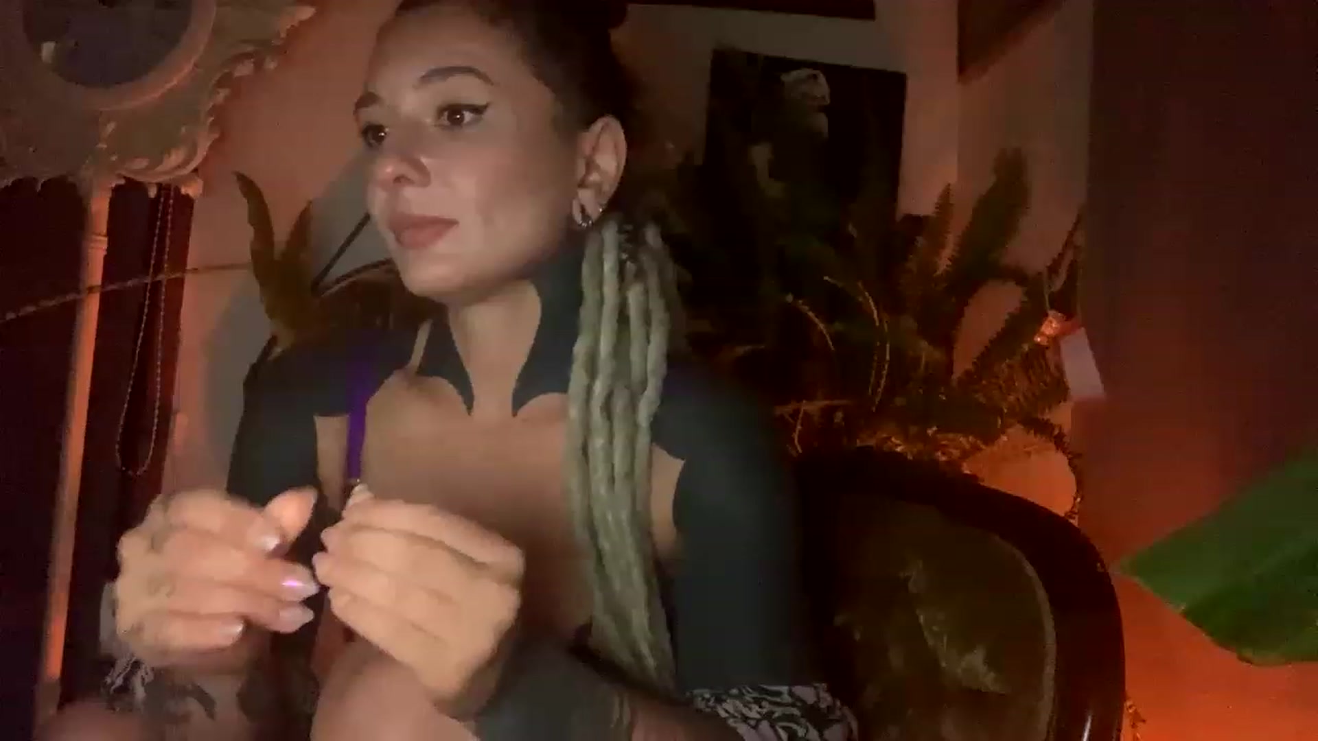 Gallery image thumbnail from Belen_O's myfreecams stream on, 03/10/2023, 09:45 image 11 of 20