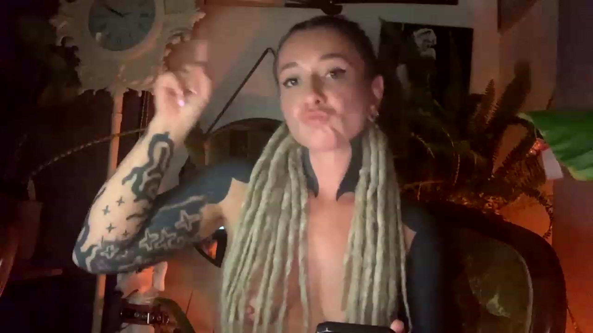Gallery image thumbnail from Belen_O's myfreecams stream on, 03/10/2023, 11:34 image 18 of 20