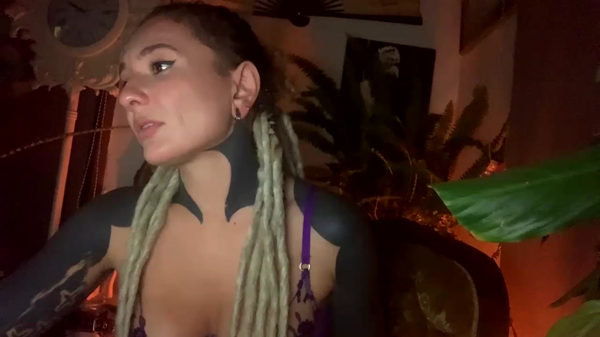 Gallery image thumbnail from Belen_O's myfreecams stream on, 03/10/2023, 11:34 image 9 of 20