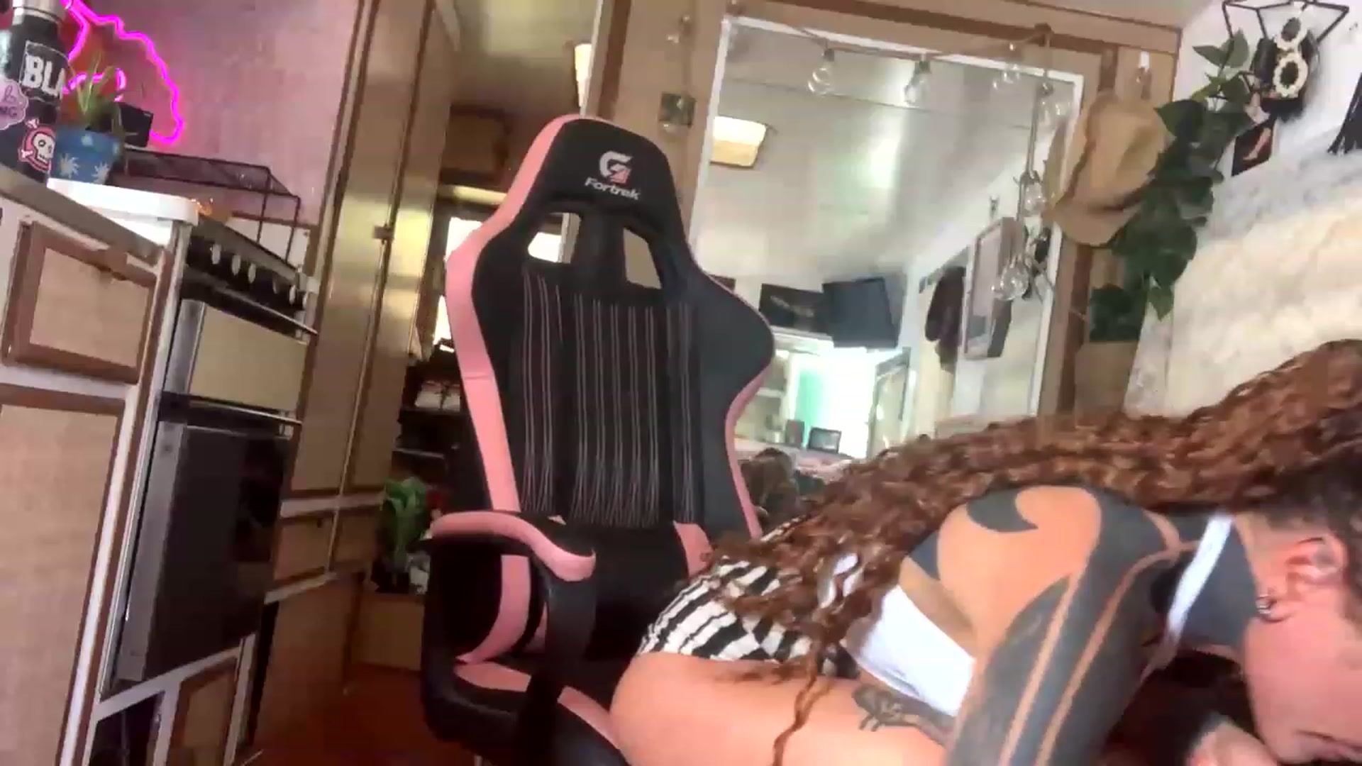 Gallery image thumbnail from Belen_O's myfreecams stream on, 03/22/2023, 06:51 image 3 of 20
