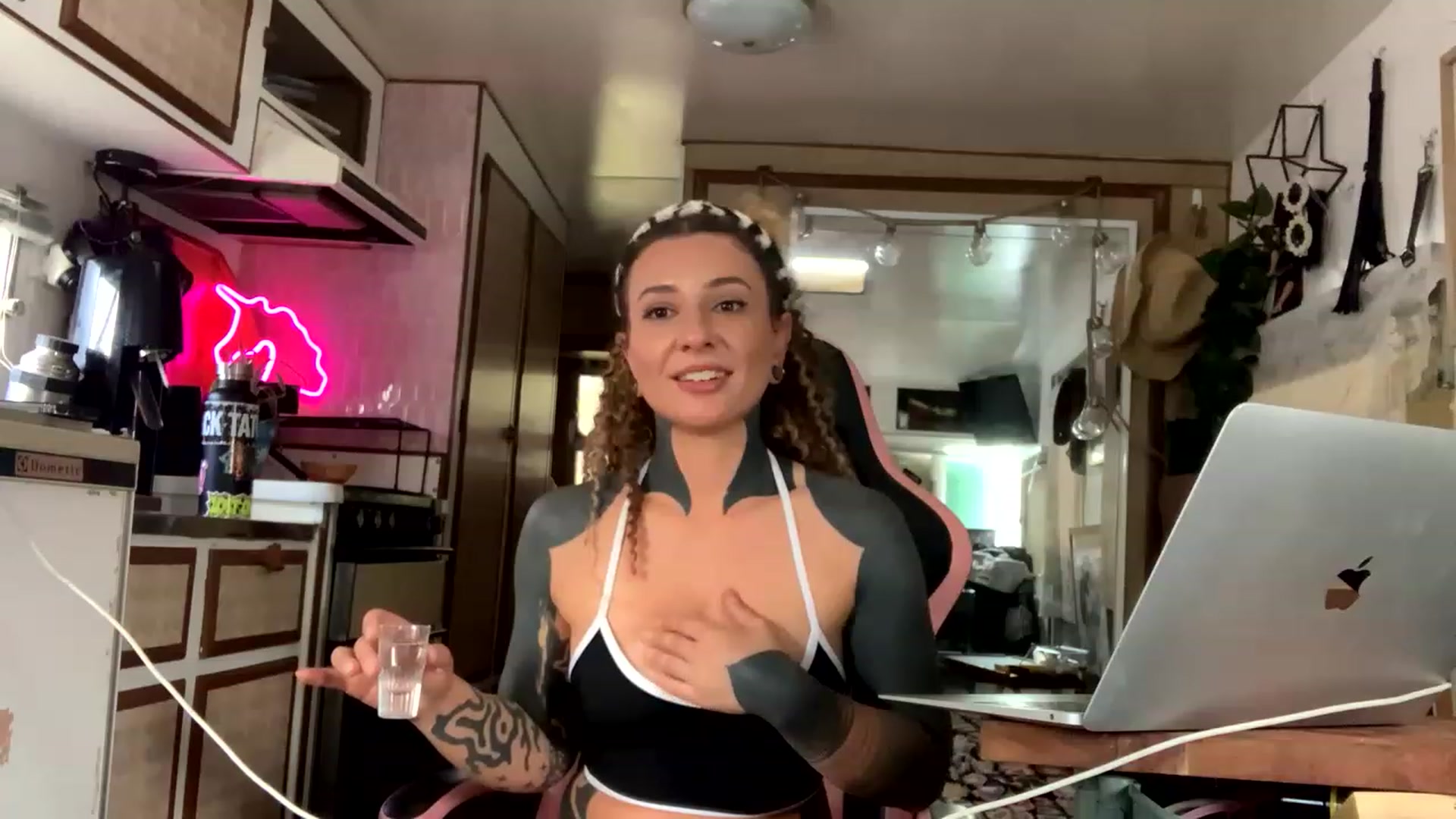 Gallery image thumbnail from Belen_O's myfreecams stream on, 03/28/2023, 08:15 image 13 of 20