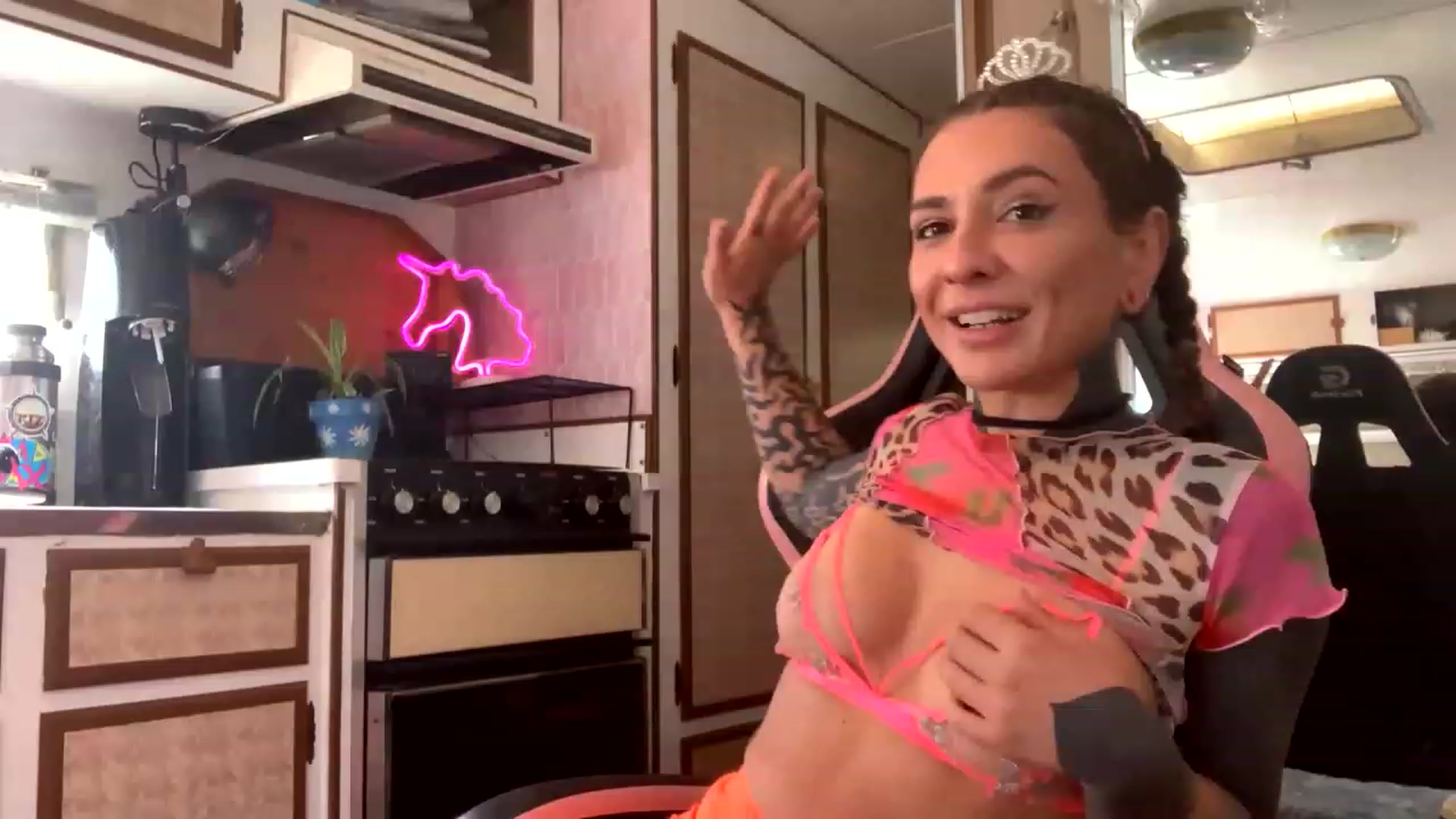 Gallery image thumbnail from Belen_O's myfreecams stream on, 04/04/2023, 03:04 image 17 of 20