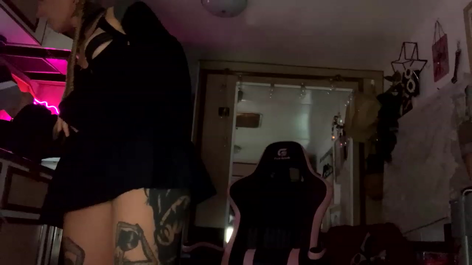 Gallery image thumbnail from Belen_O's myfreecams stream on, 04/10/2023, 08:07 image 18 of 20