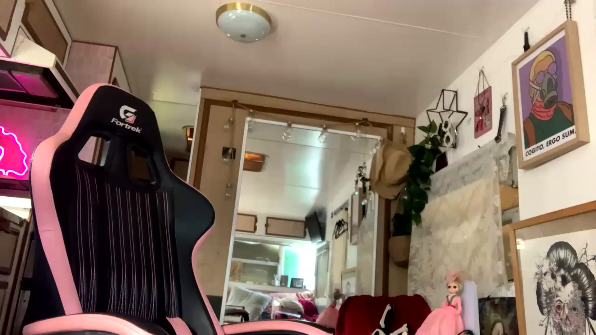 Gallery image thumbnail from Belen_O's myfreecams stream on, 04/12/2023, 07:50 image 6 of 20