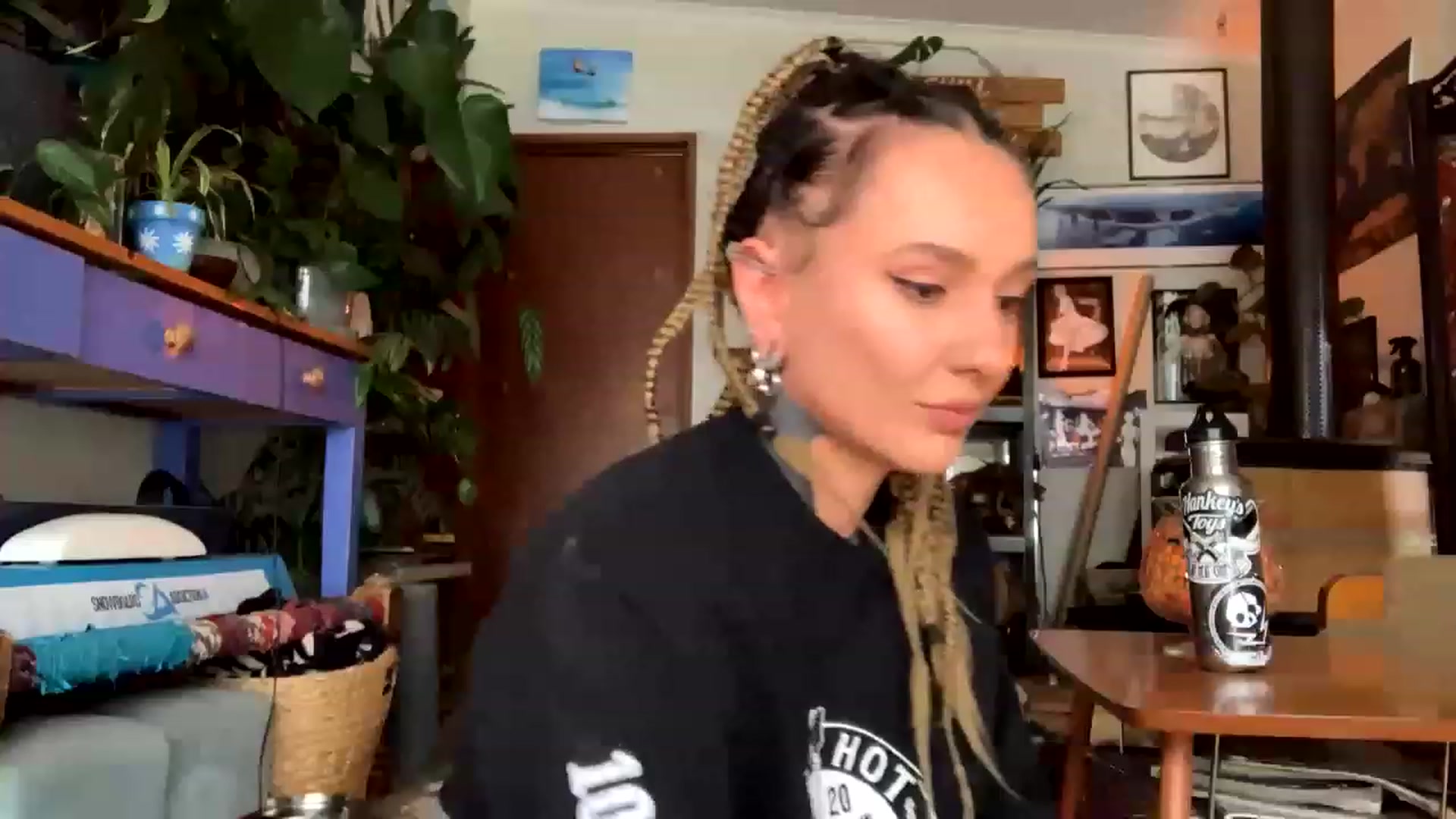Gallery image thumbnail from Belen_O's myfreecams stream on, 05/17/2023, 04:53 image 9 of 20