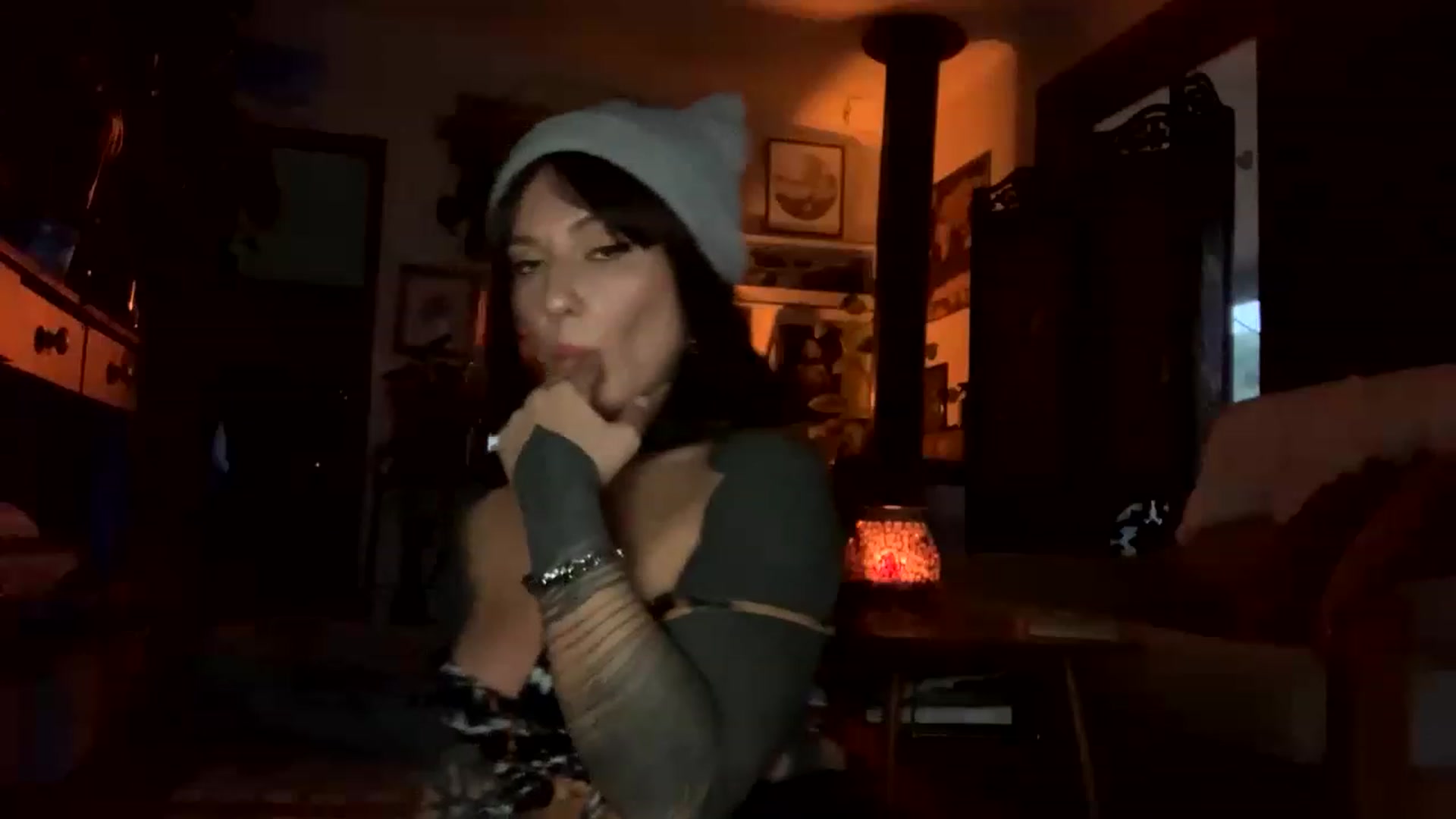 Gallery image thumbnail from Belen_O's myfreecams stream on, 05/22/2023, 08:42 image 6 of 20