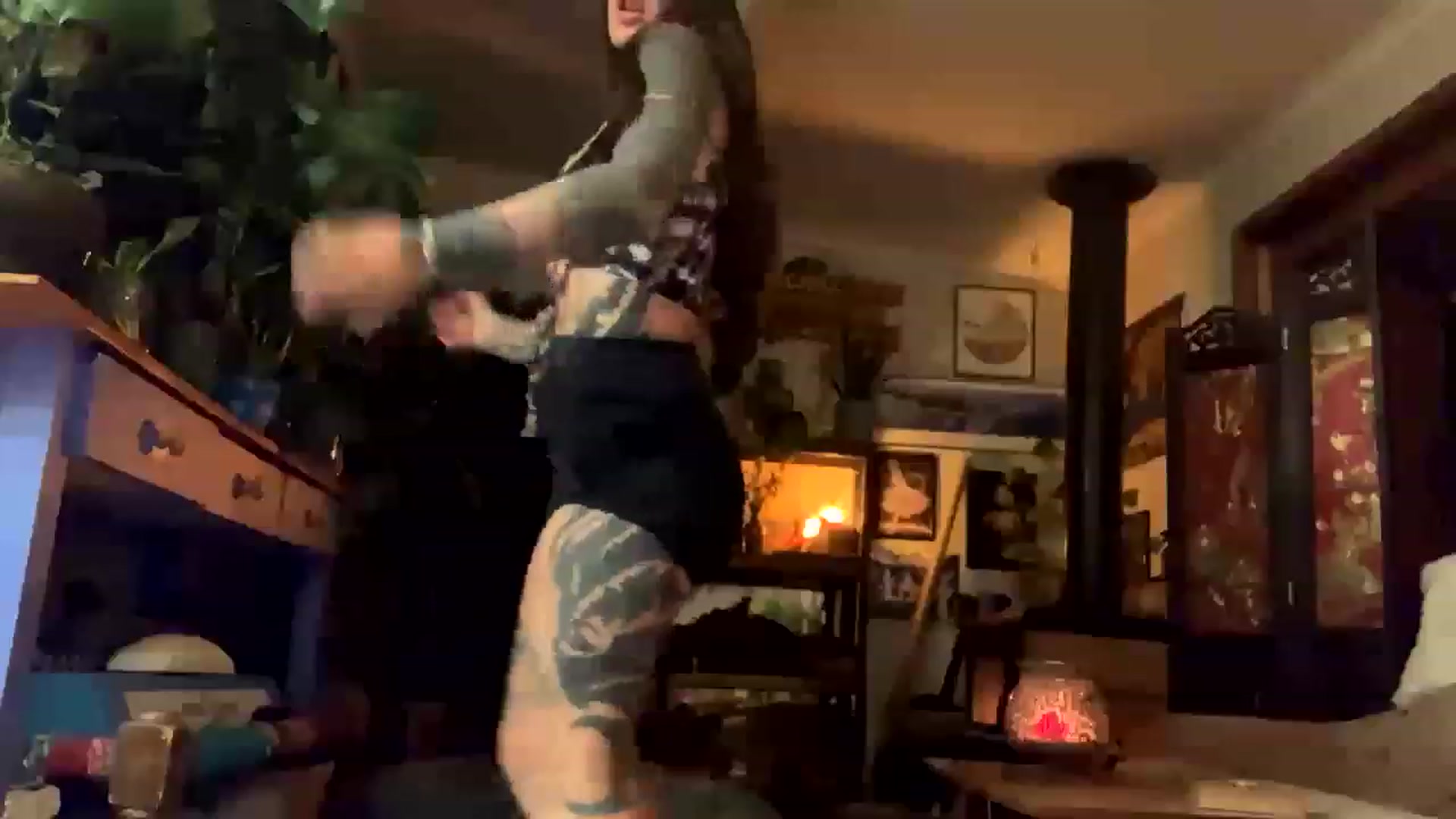 Gallery image thumbnail from Belen_O's myfreecams stream on, 05/22/2023, 08:42 image 15 of 20