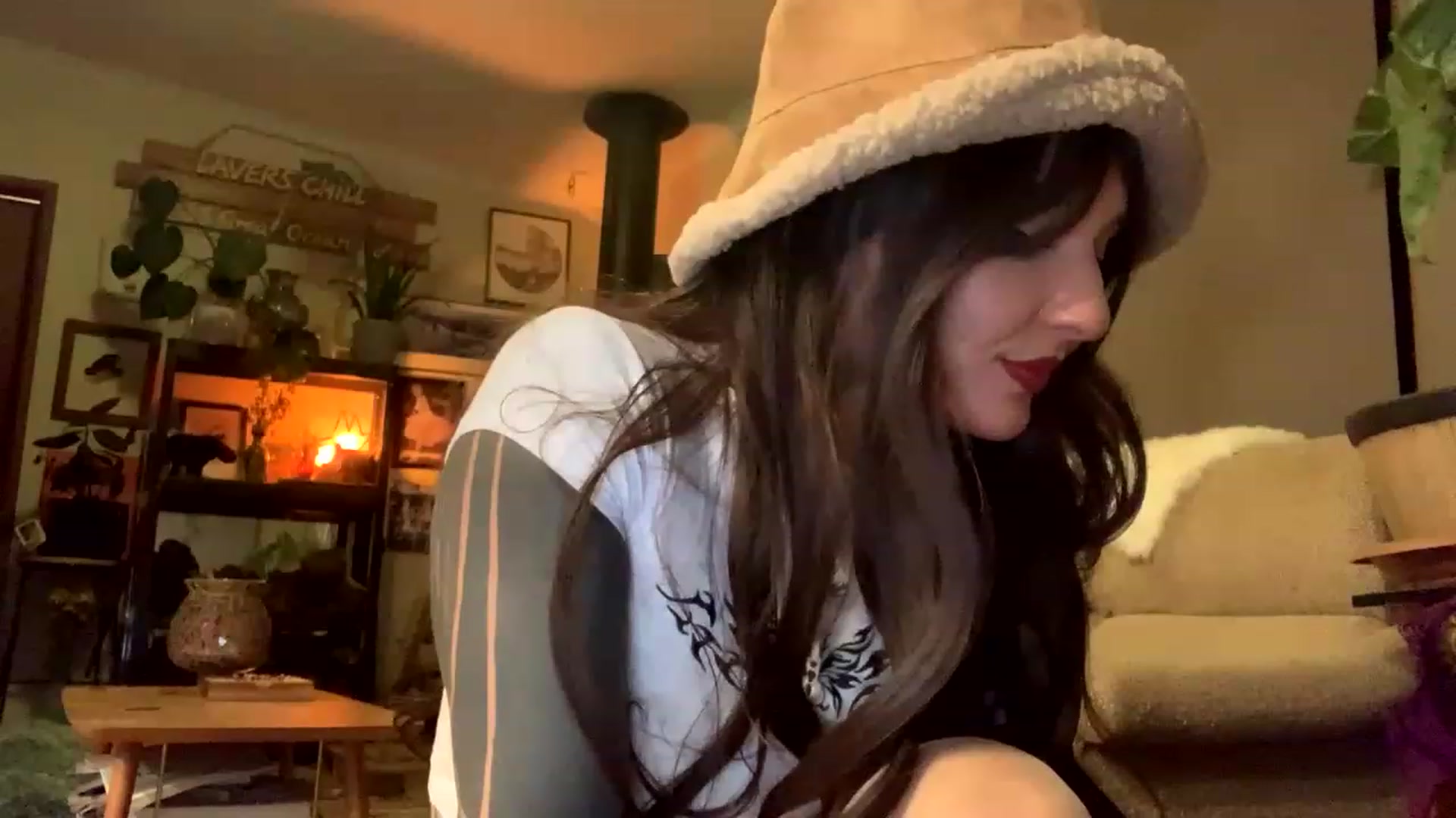 Gallery image thumbnail from Belen_O's myfreecams stream on, 05/23/2023, 09:00 image 8 of 20