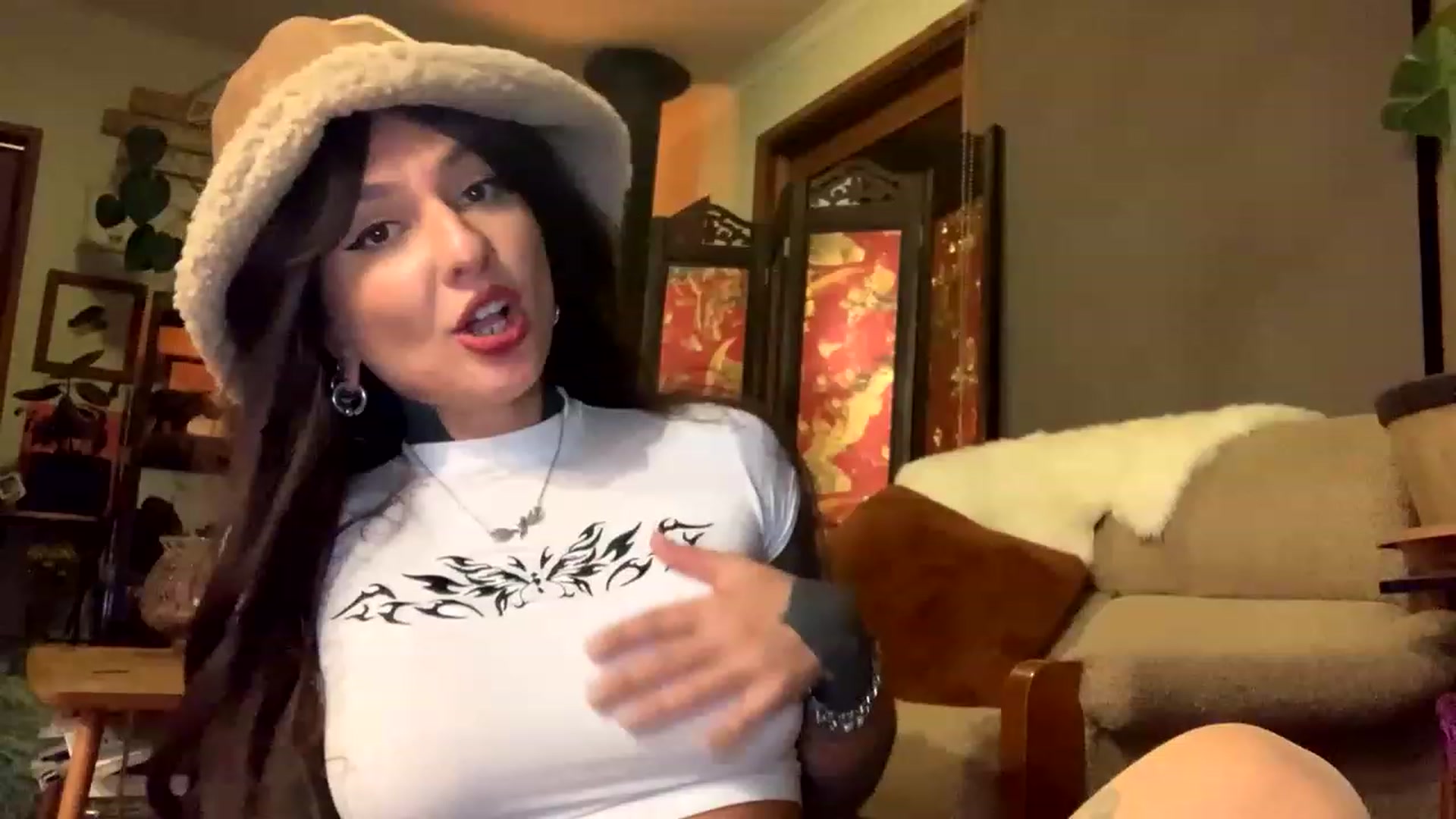 Gallery image thumbnail from Belen_O's myfreecams stream on, 05/23/2023, 09:00 image 16 of 20