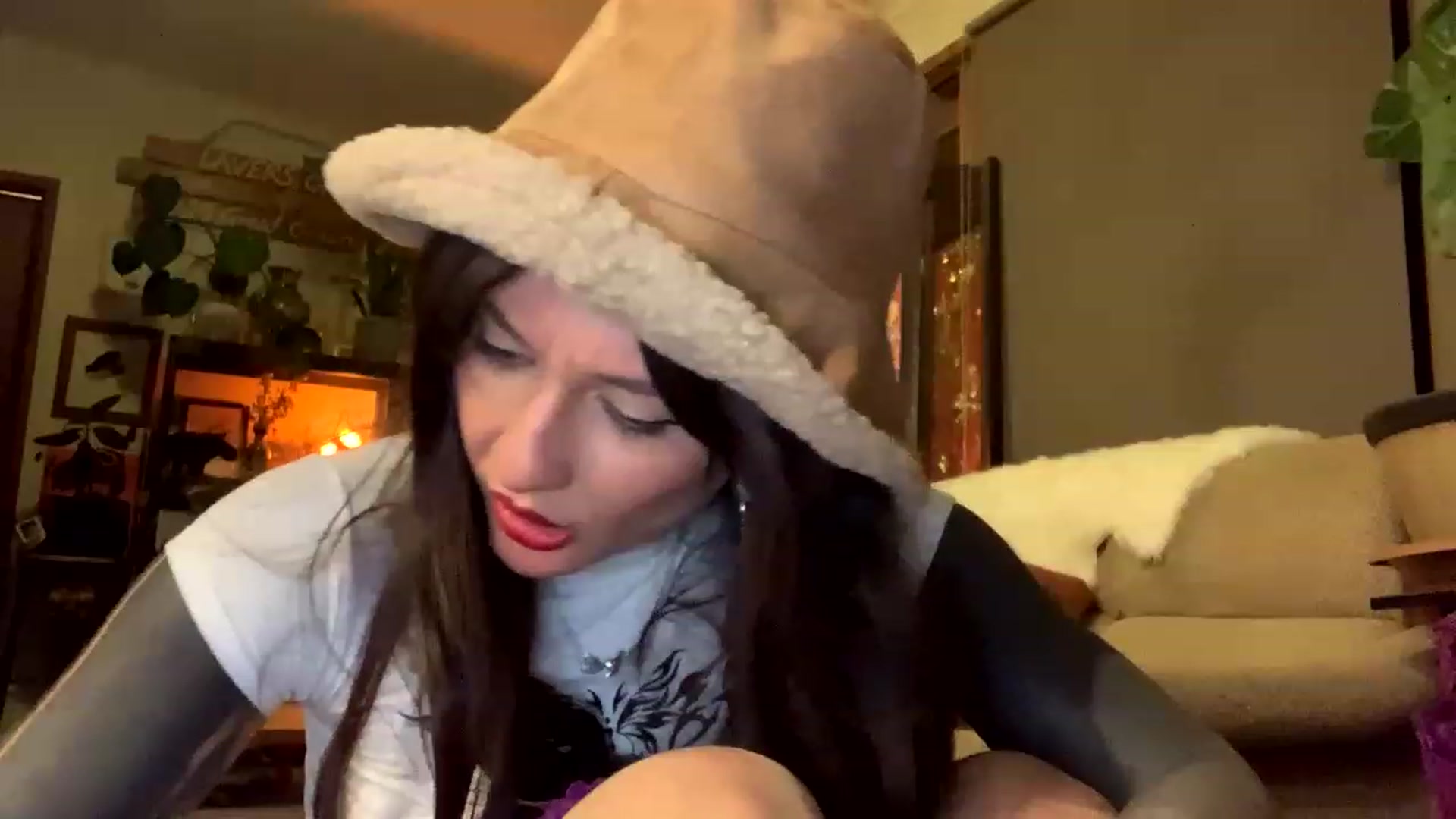 Gallery image thumbnail from Belen_O's myfreecams stream on, 05/23/2023, 09:00 image 10 of 20