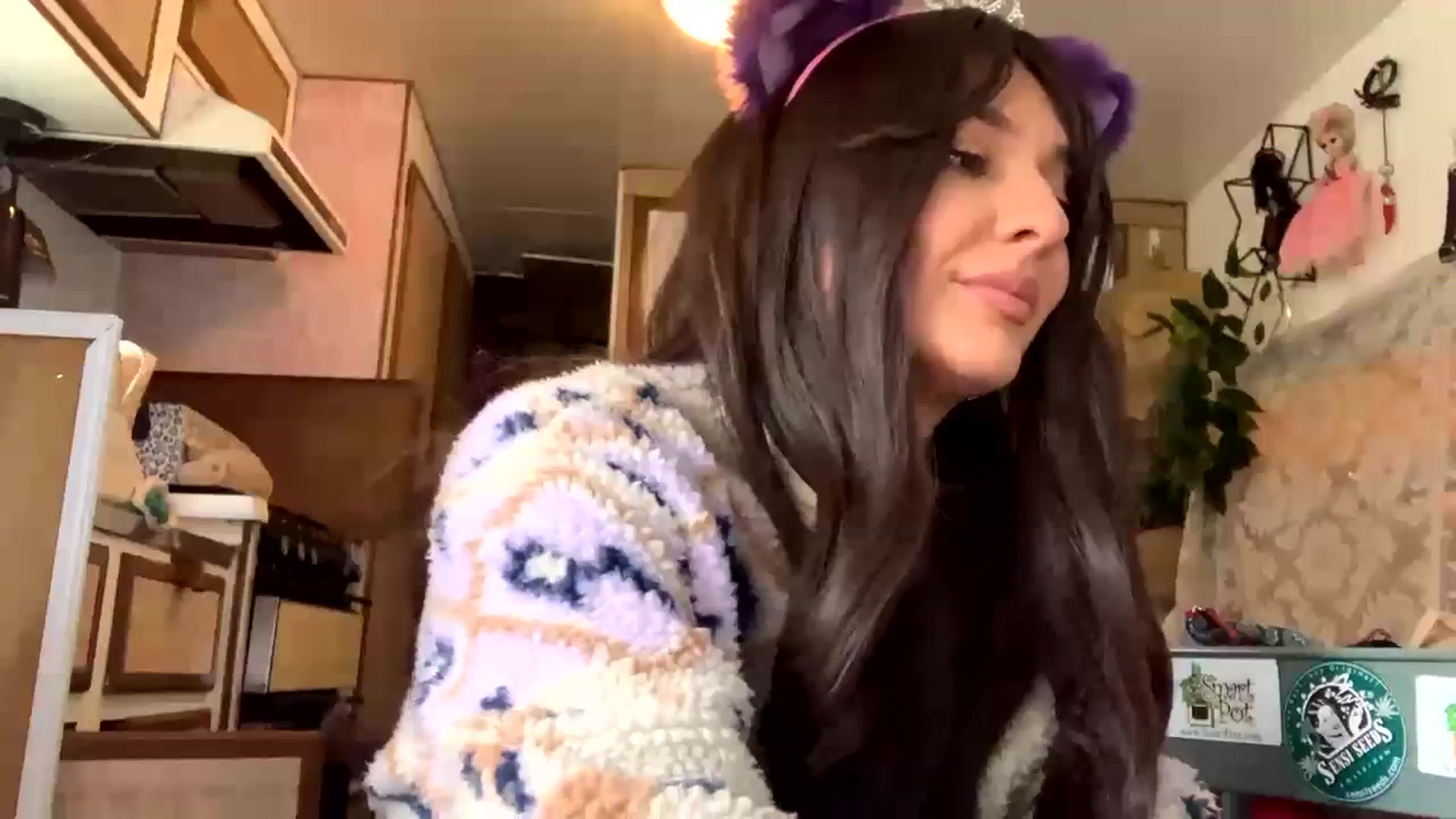 Gallery image thumbnail from Belen_O's myfreecams stream on, 06/08/2023, 02:04 image 1 of 20