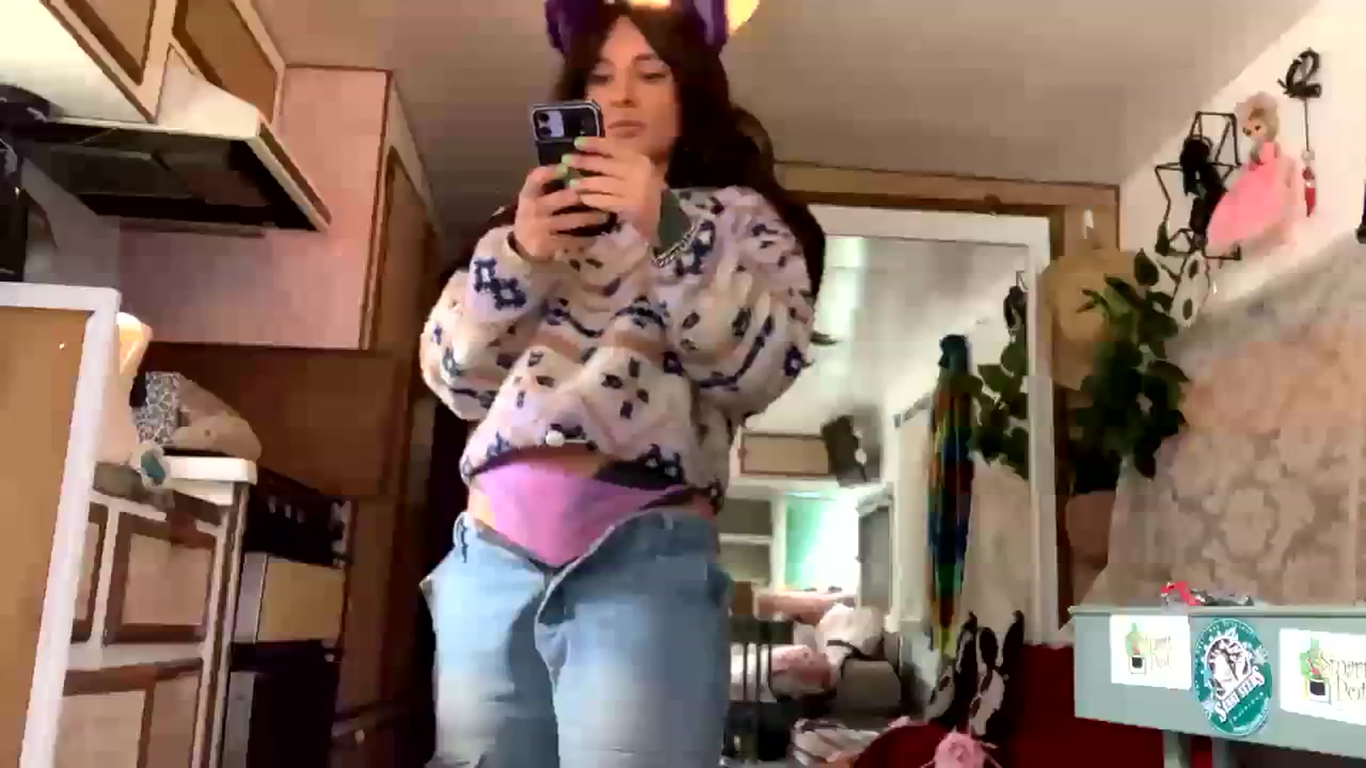 Gallery image thumbnail from Belen_O's myfreecams stream on, 06/08/2023, 02:04 image 6 of 20