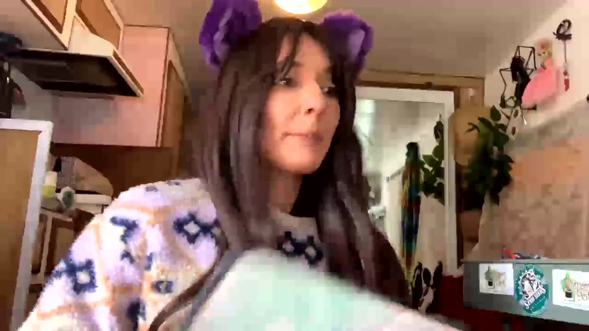 Gallery image thumbnail from Belen_O's myfreecams stream on, 06/08/2023, 02:04 image 8 of 20