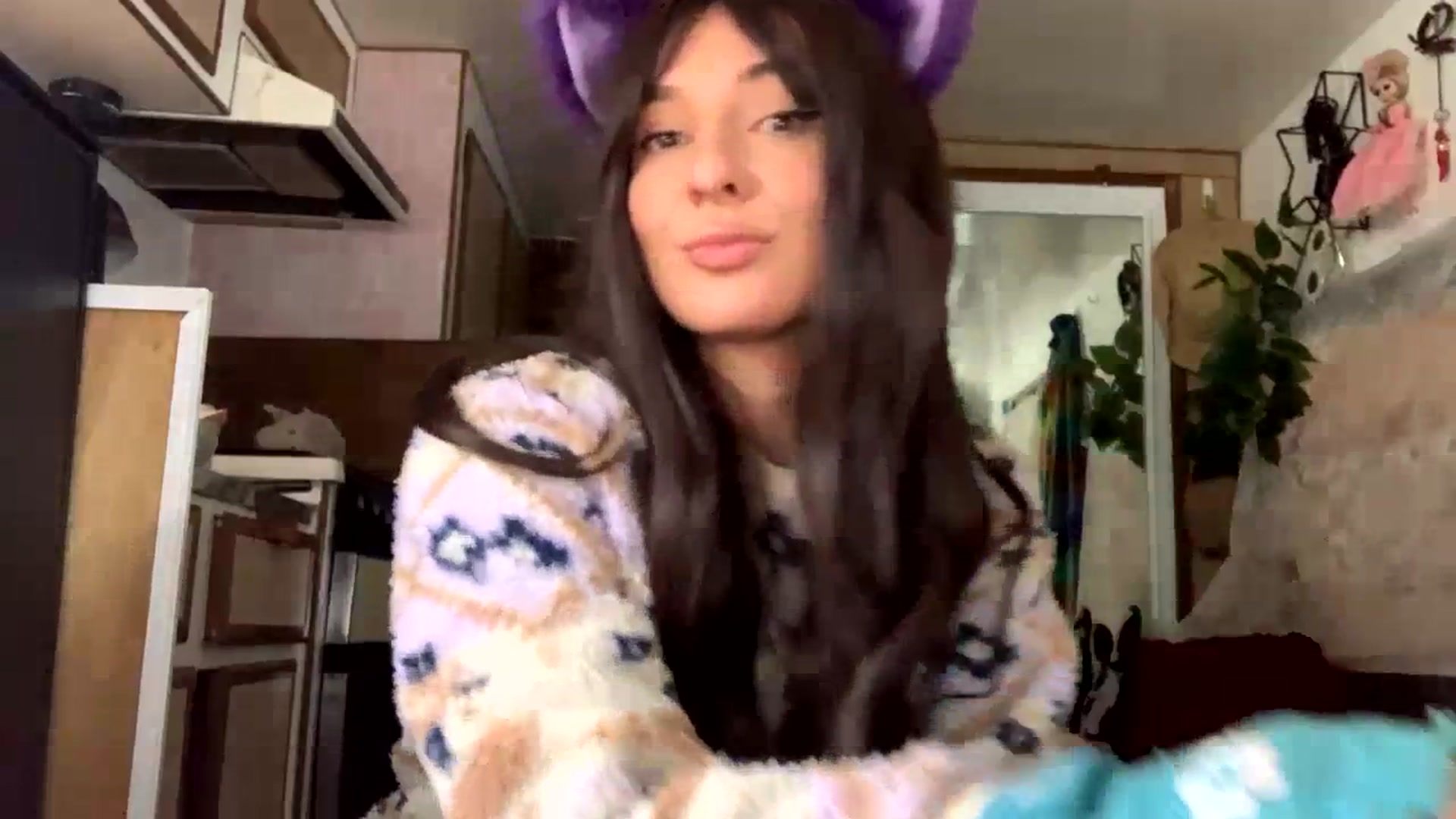 Gallery image thumbnail from Belen_O's myfreecams stream on, 06/08/2023, 03:20 image 4 of 20