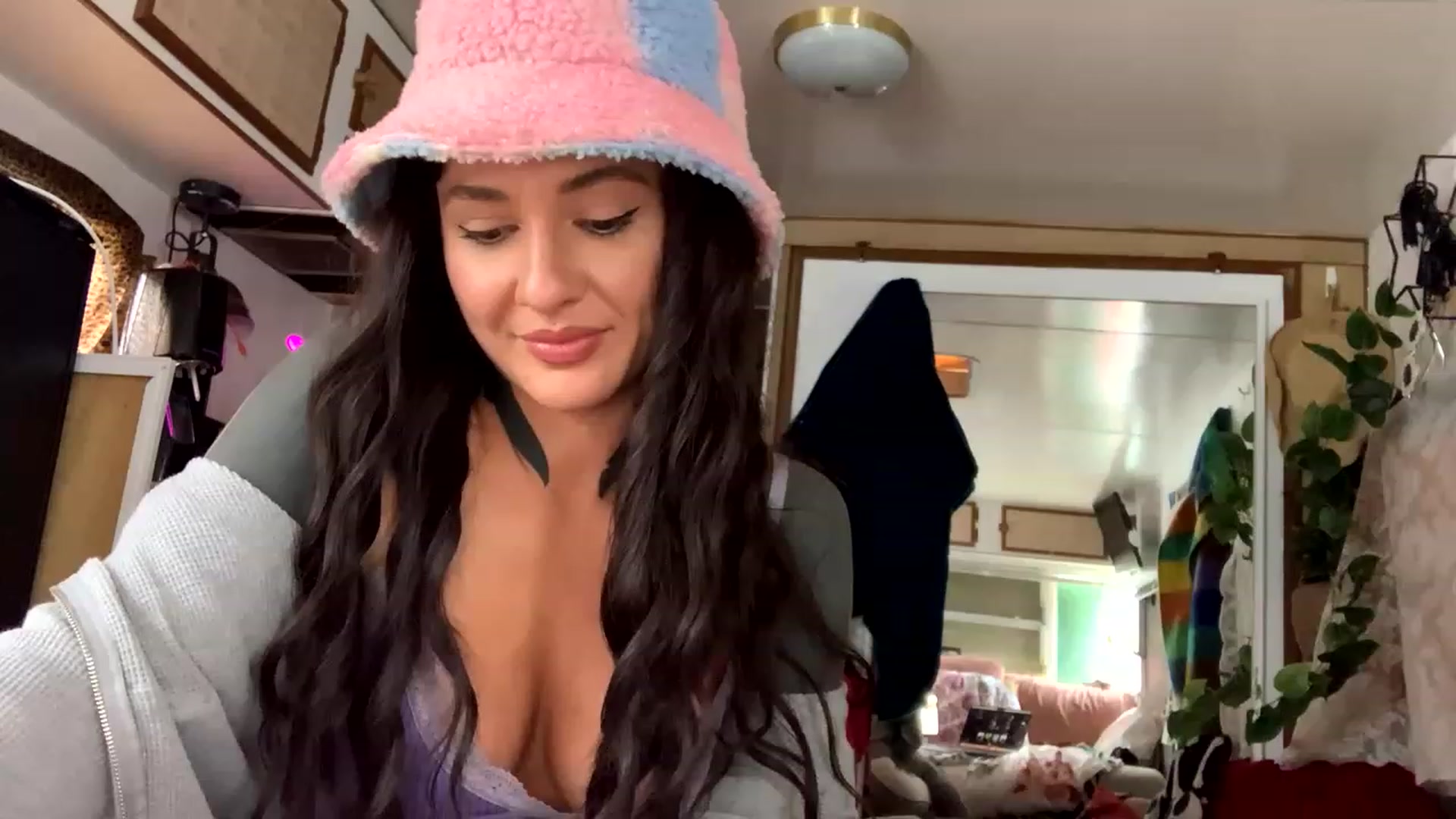 Gallery image thumbnail from Belen_O's myfreecams stream on, 06/09/2023, 03:52 image 4 of 20