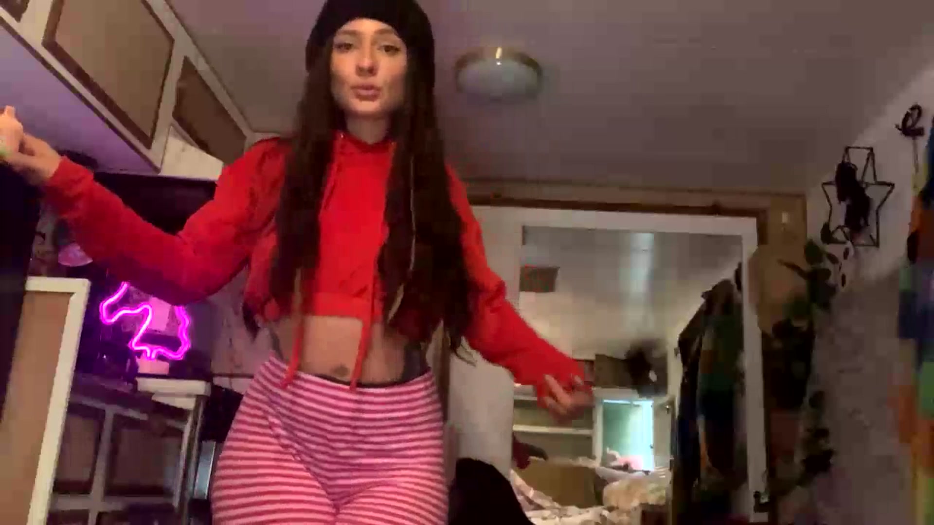 Gallery image thumbnail from Belen_O's myfreecams stream on, 06/12/2023, 07:06 image 15 of 20