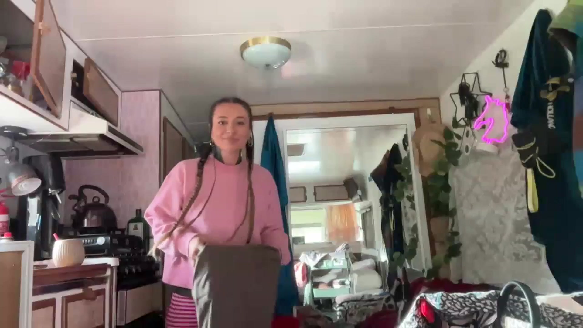 Gallery image thumbnail from Belen_O's myfreecams stream on, 06/15/2023, 23:54 image 1 of 20