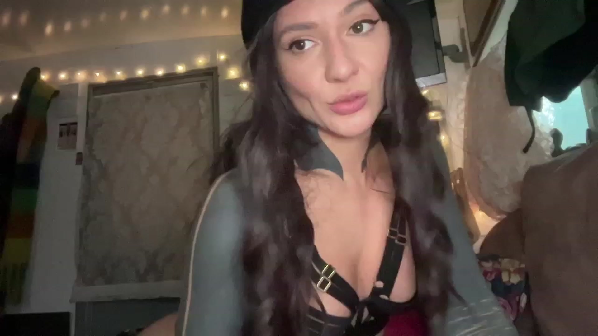 Gallery image thumbnail from Belen_O's myfreecams stream on, 07/04/2023, 06:59 image 14 of 20