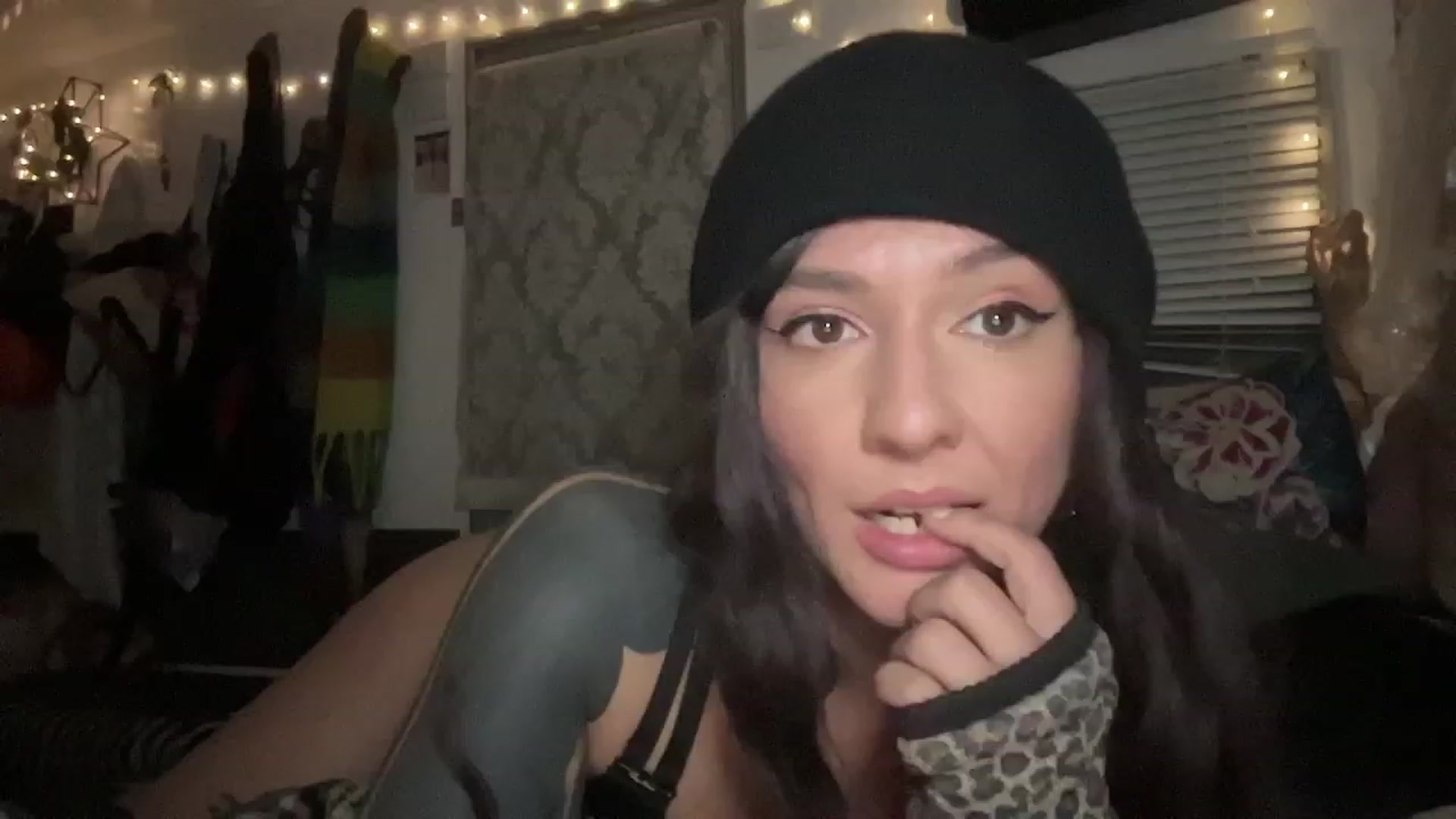 Gallery image thumbnail from Belen_O's myfreecams stream on, 07/04/2023, 07:47 image 10 of 20