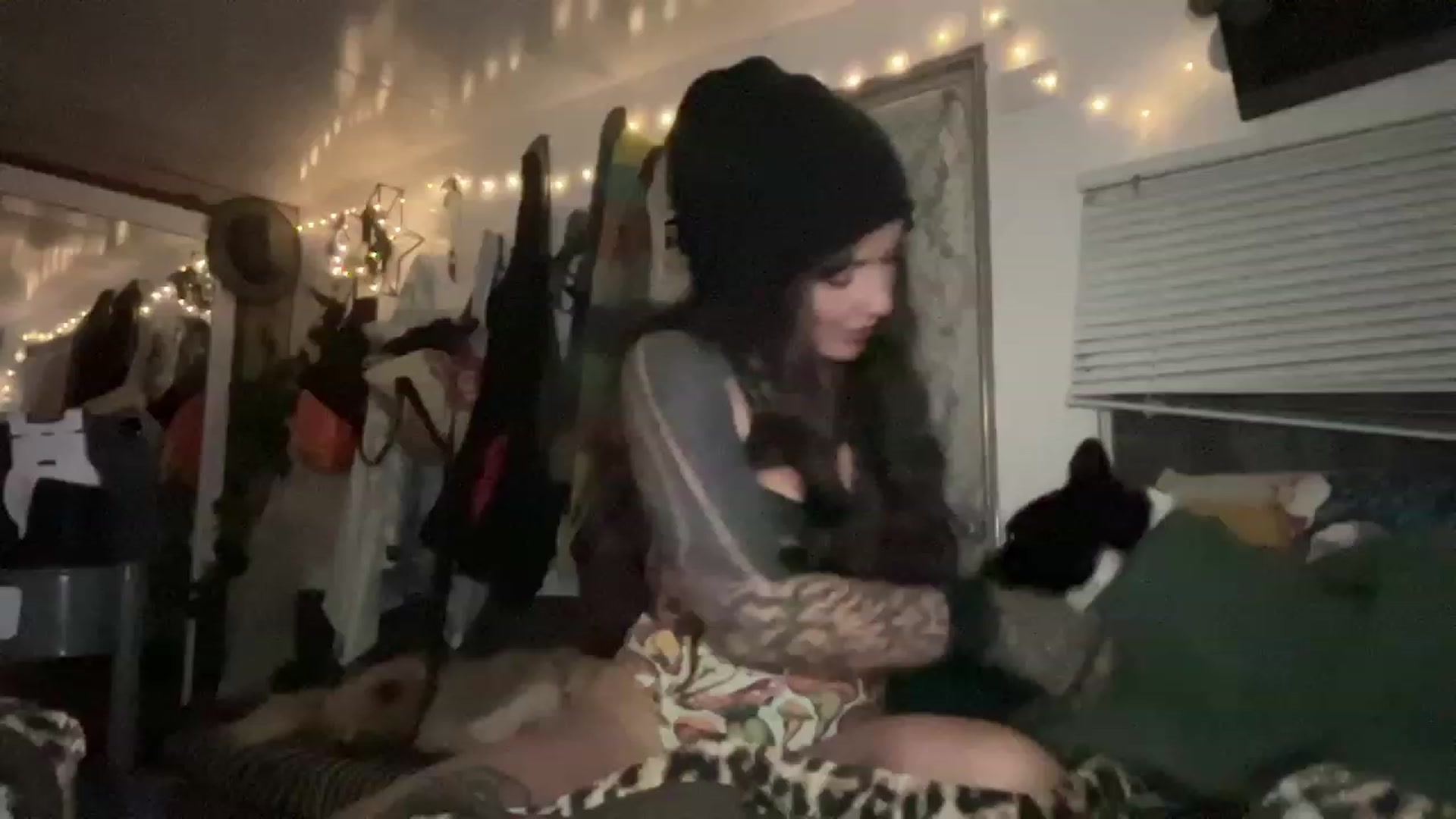 Gallery image thumbnail from Belen_O's myfreecams stream on, 07/04/2023, 07:47 image 2 of 20