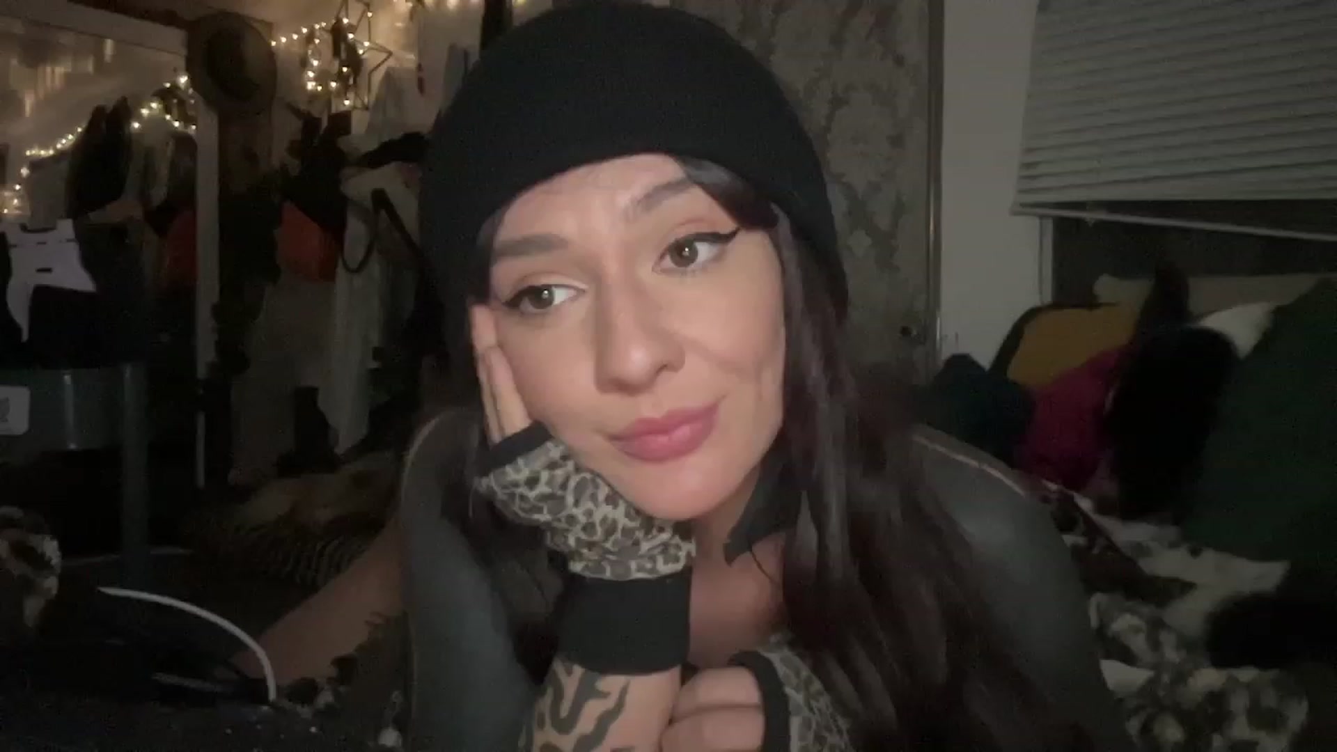 Gallery image thumbnail from Belen_O's myfreecams stream on, 07/04/2023, 07:47 image 3 of 20