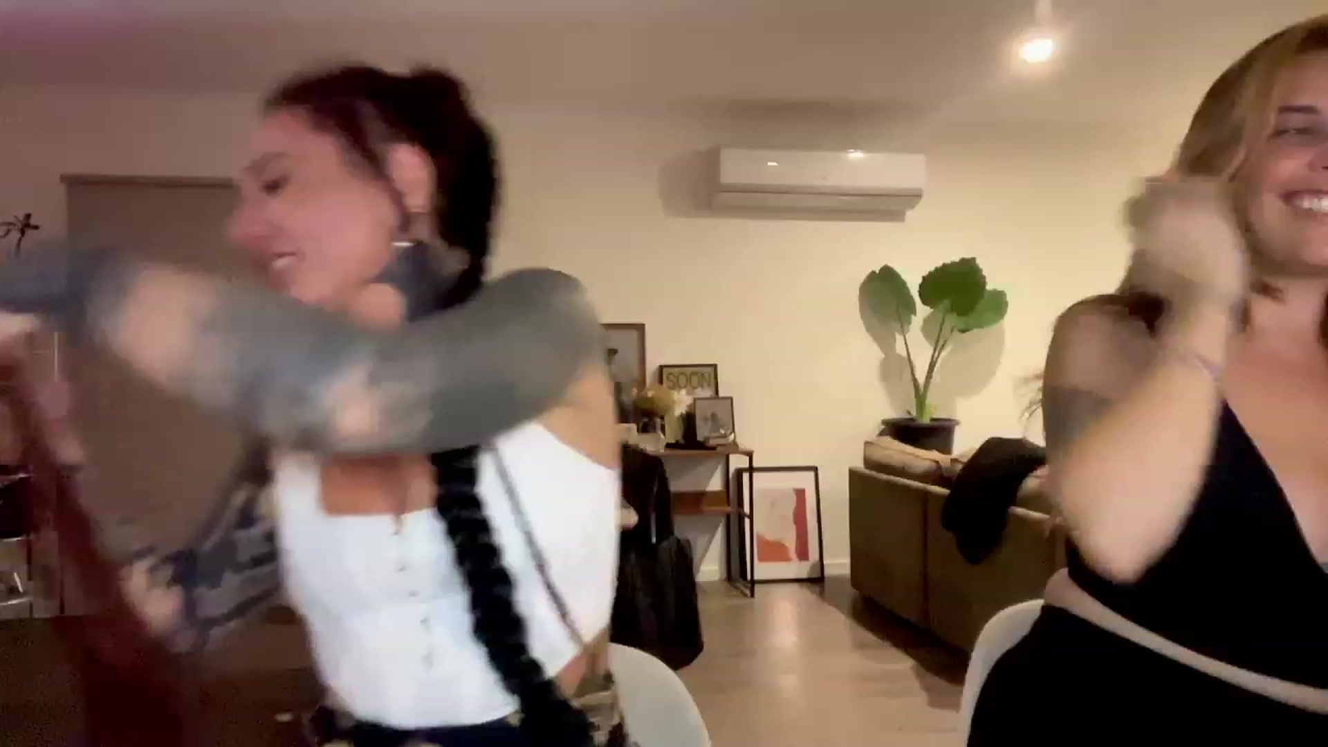Gallery image thumbnail from Belen_O's myfreecams stream on, 08/11/2023, 10:52 image 6 of 20