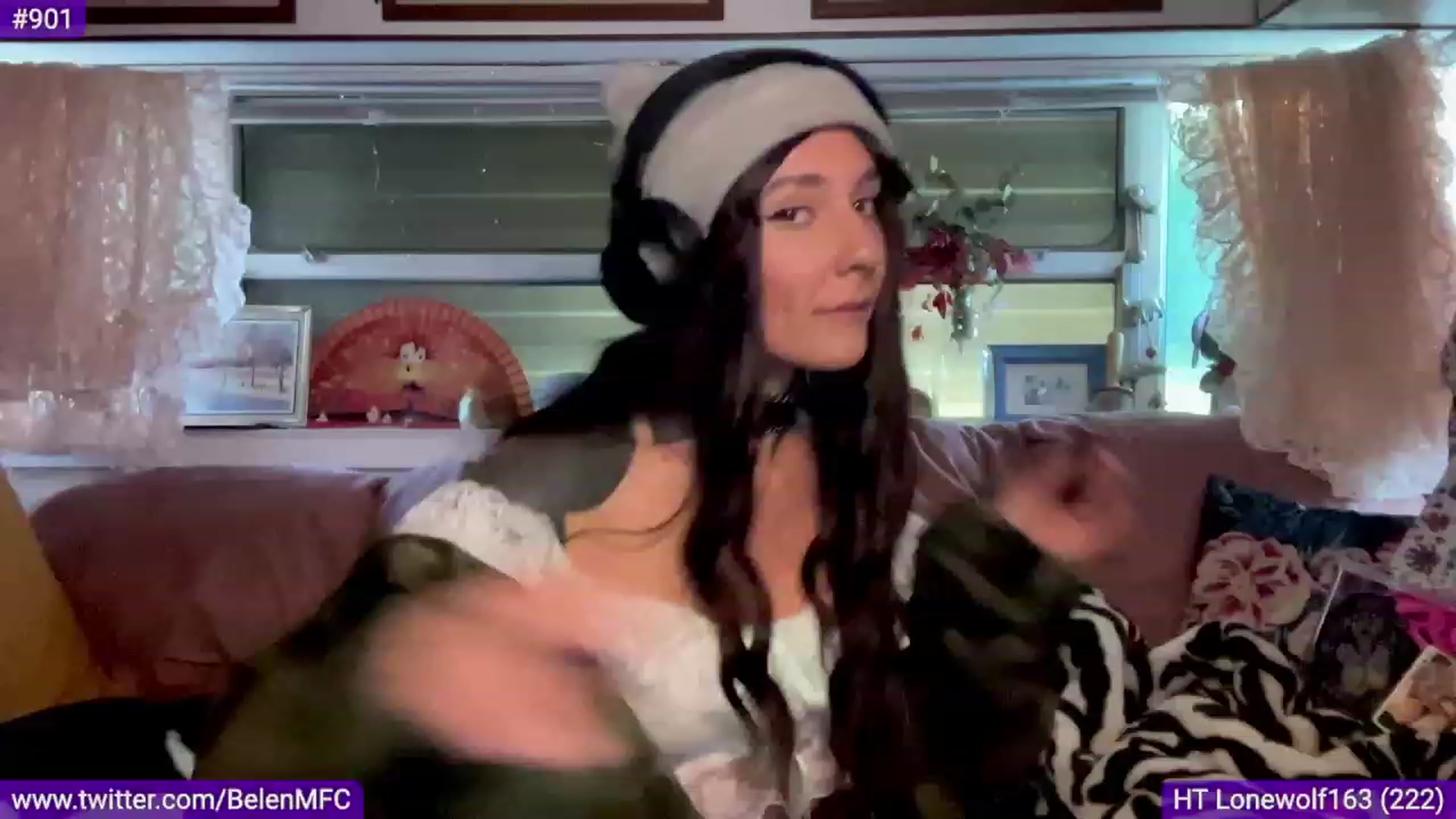 Gallery image thumbnail from Belen_O's myfreecams stream on, 08/16/2023, 07:17 image 5 of 20