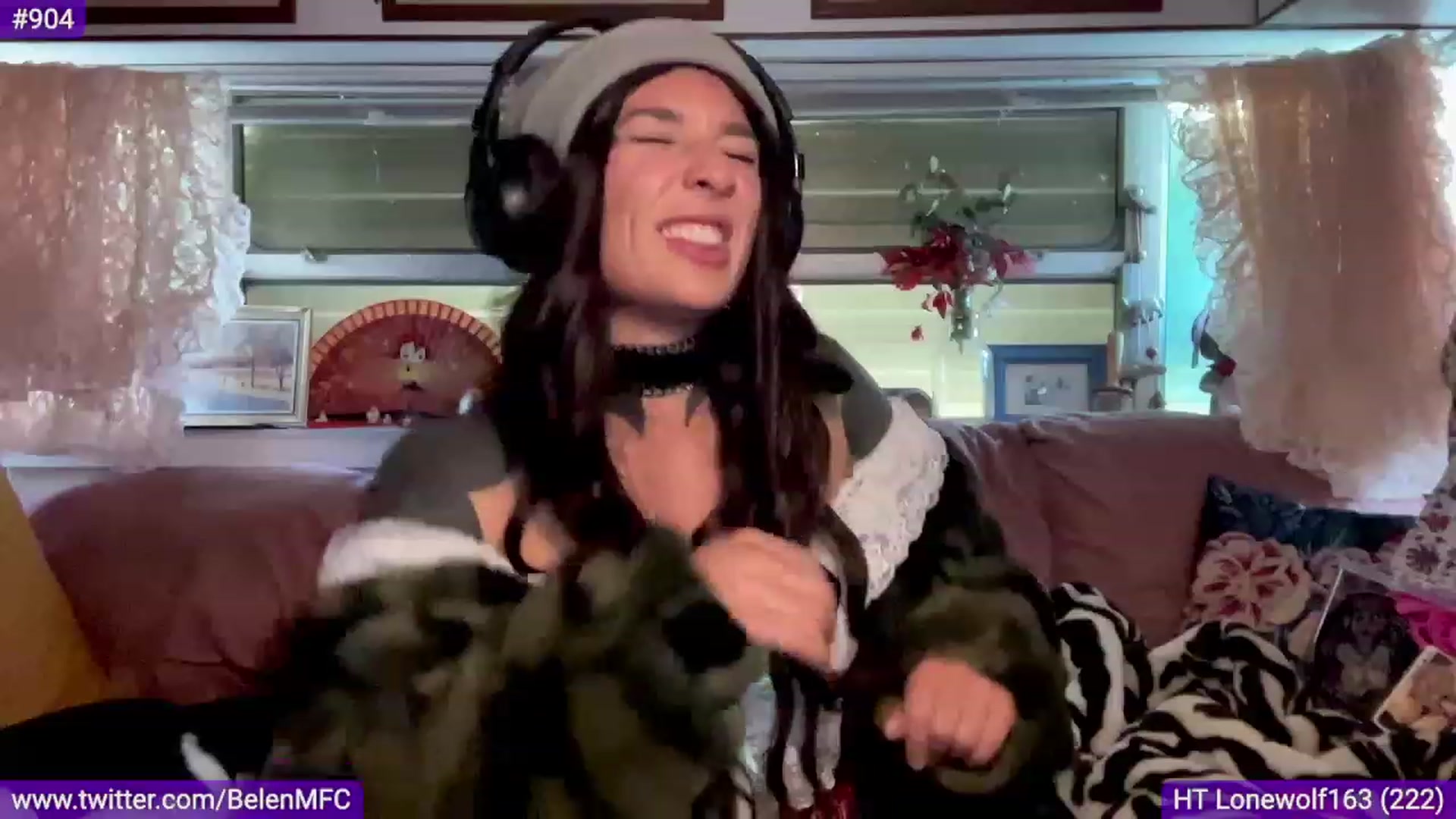 Gallery image thumbnail from Belen_O's myfreecams stream on, 08/16/2023, 07:17 image 4 of 20