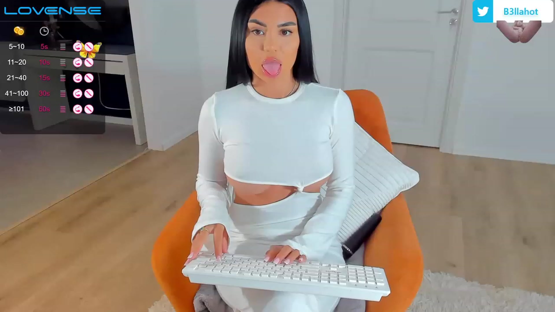 Gallery image thumbnail from Bell3_hot's myfreecams stream on, 07/18/2023, 19:07 image 12 of 20